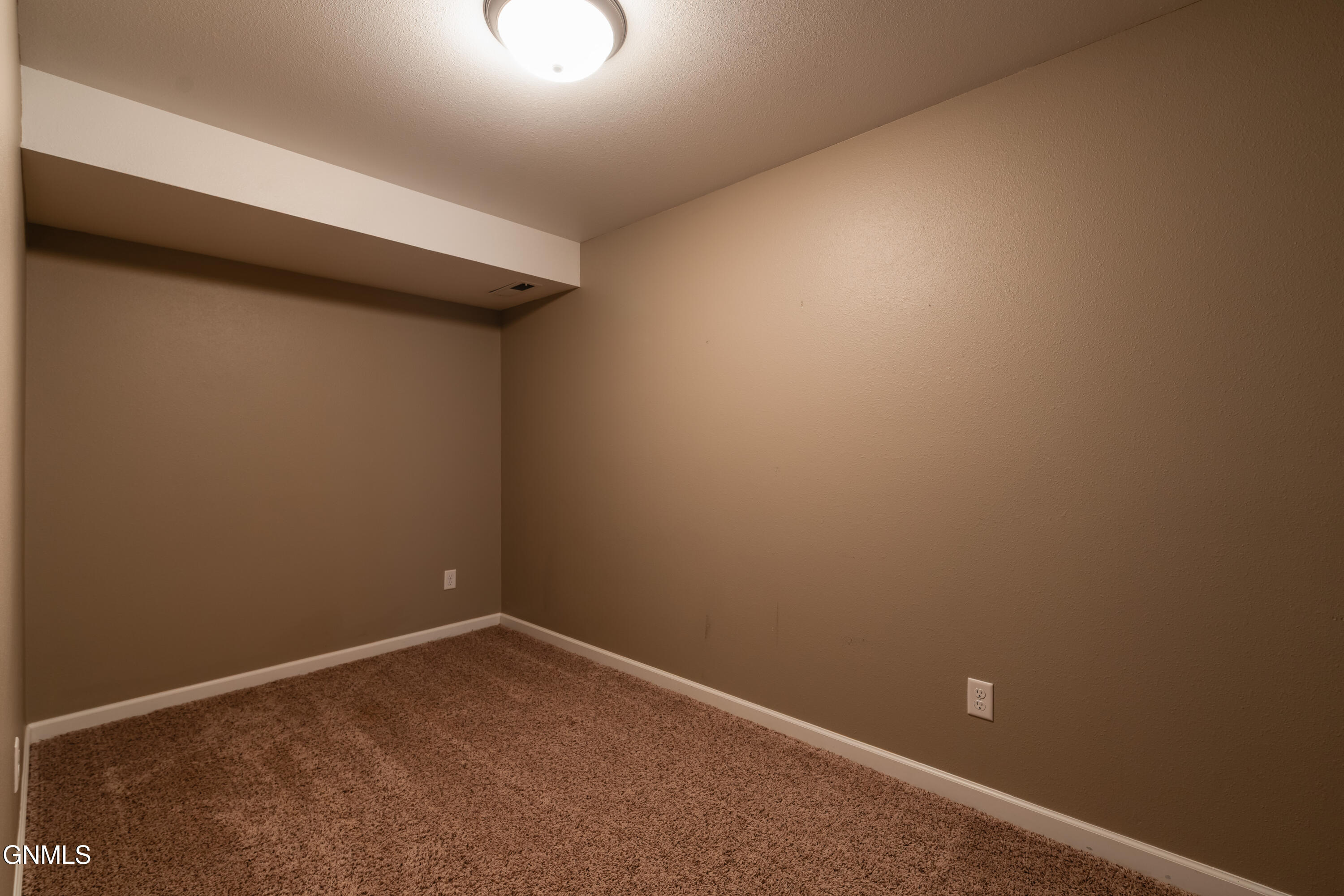 1109 E Lasalle Drive
