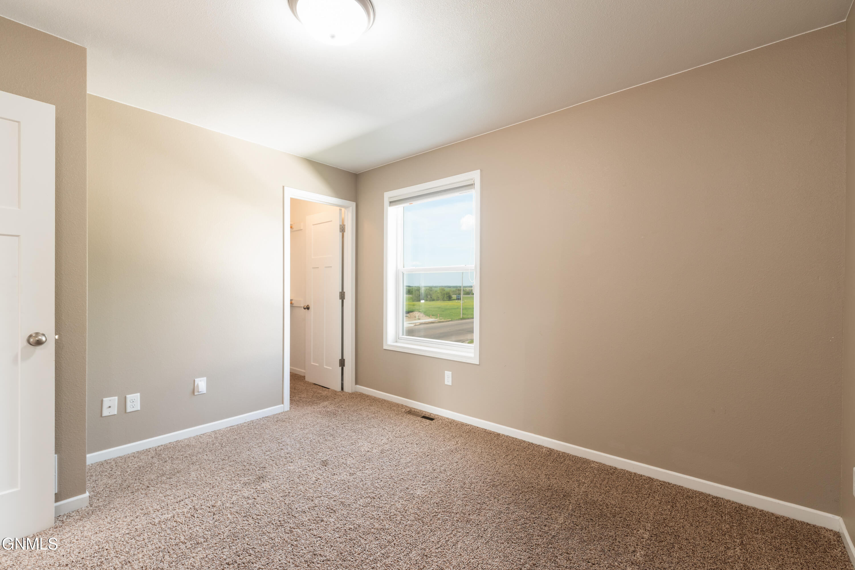 1109 E Lasalle Drive