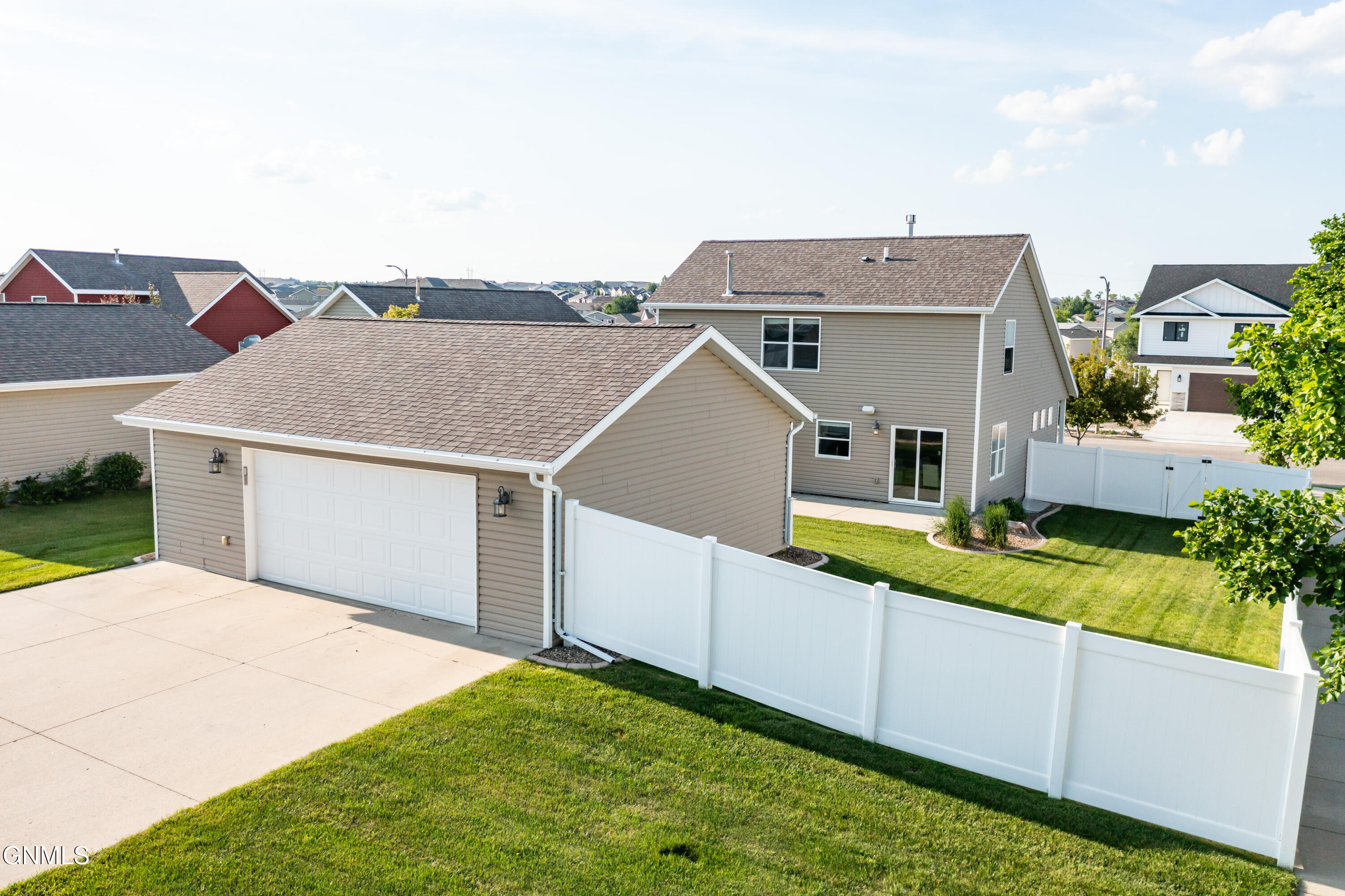 1109 E Lasalle Drive