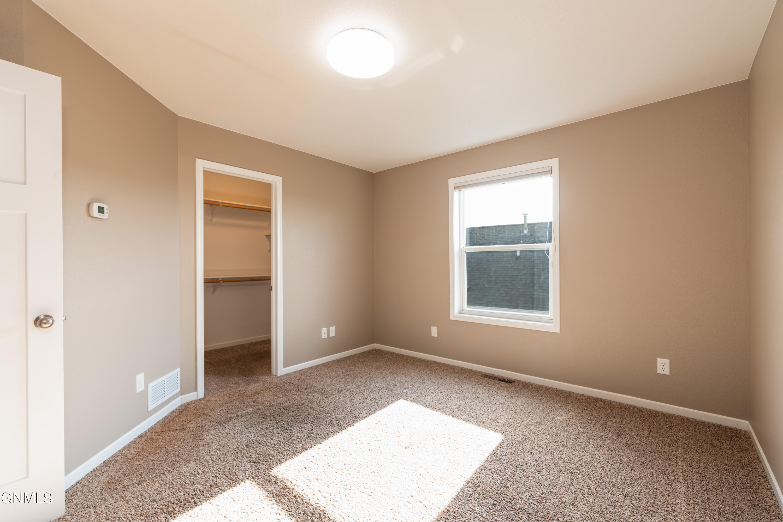 1109 E Lasalle Drive