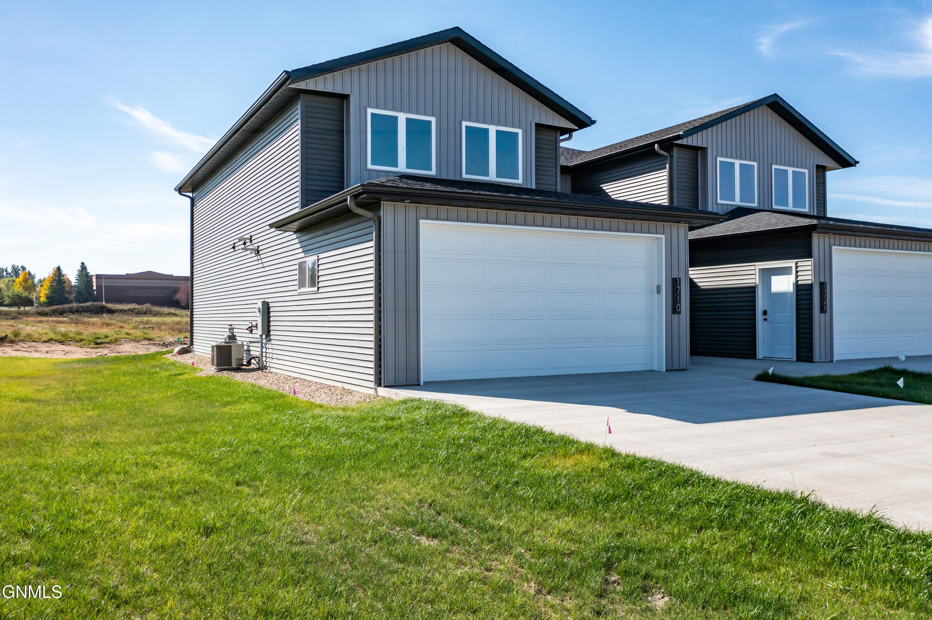 1710 Heart Rdg Lp SE