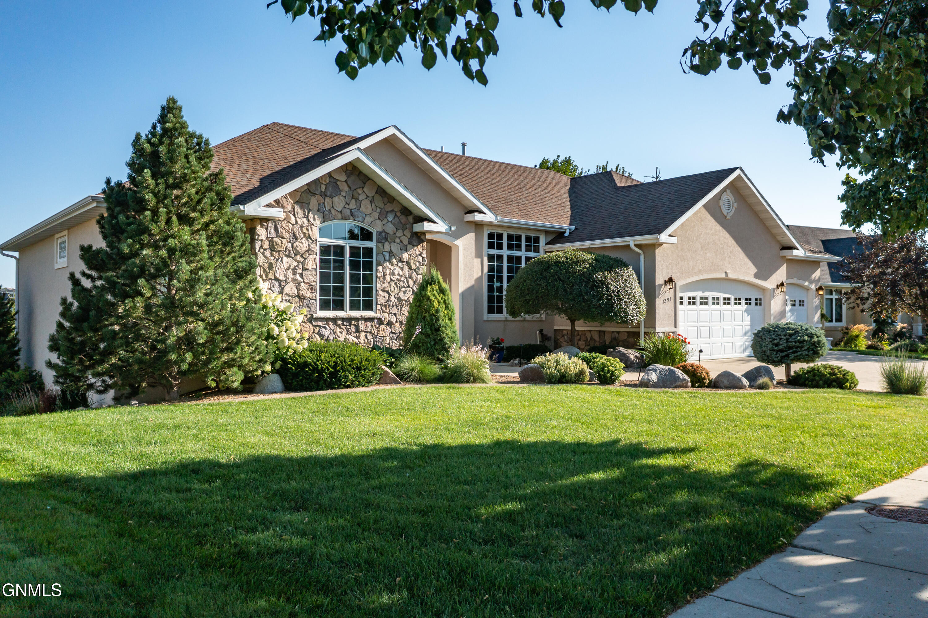 1291 Eagle Crest Loop