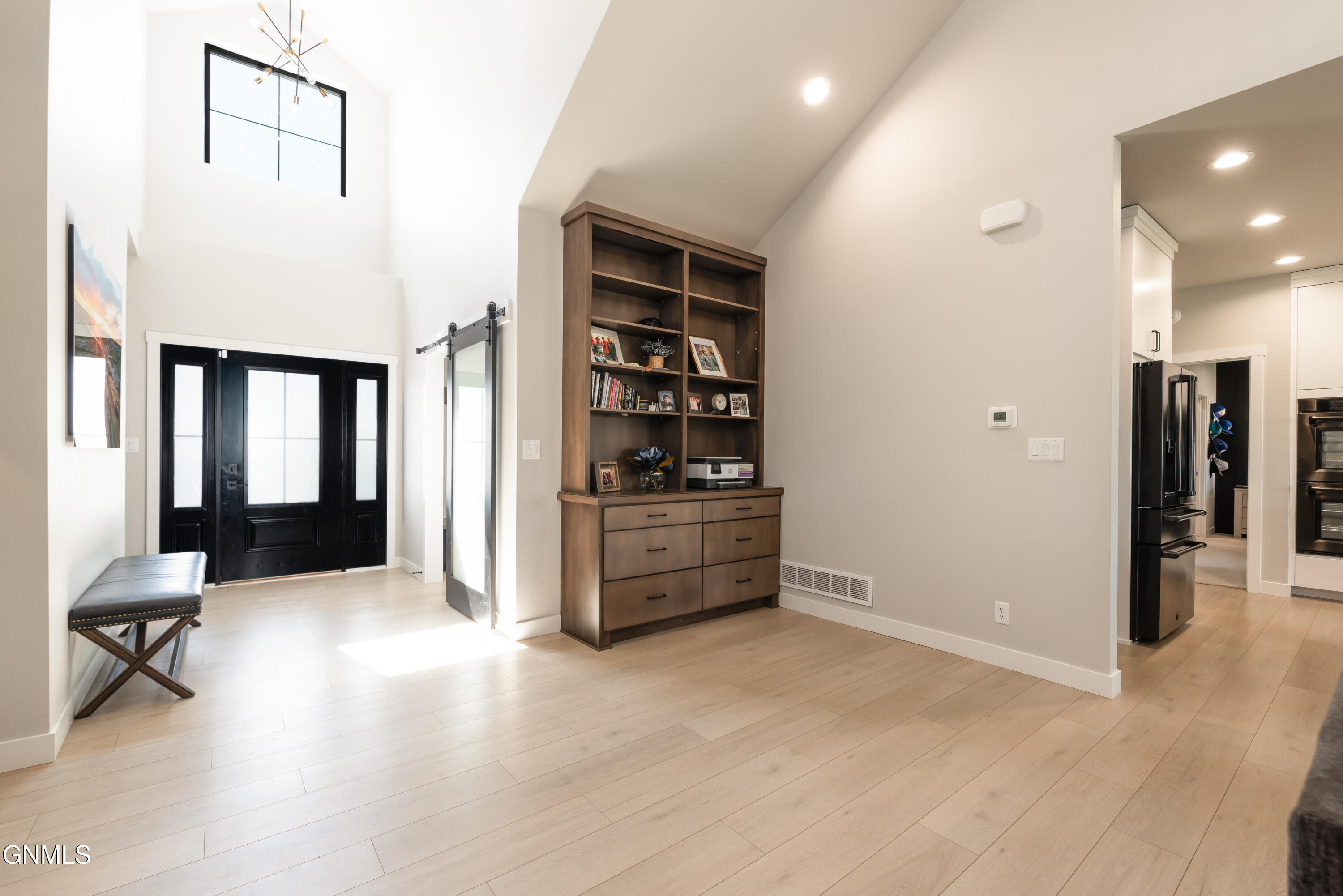 2102 Tule Lane