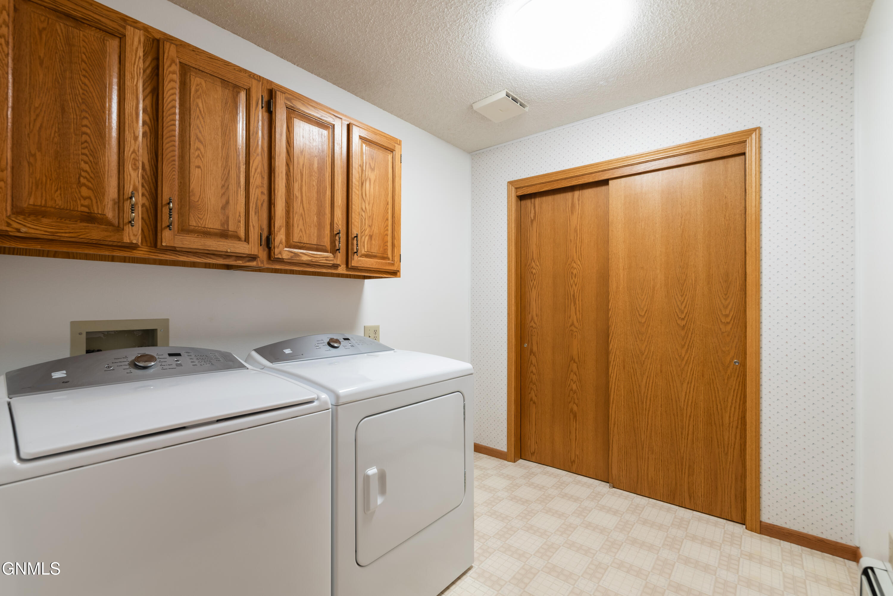 1120 N 12th Street, 20