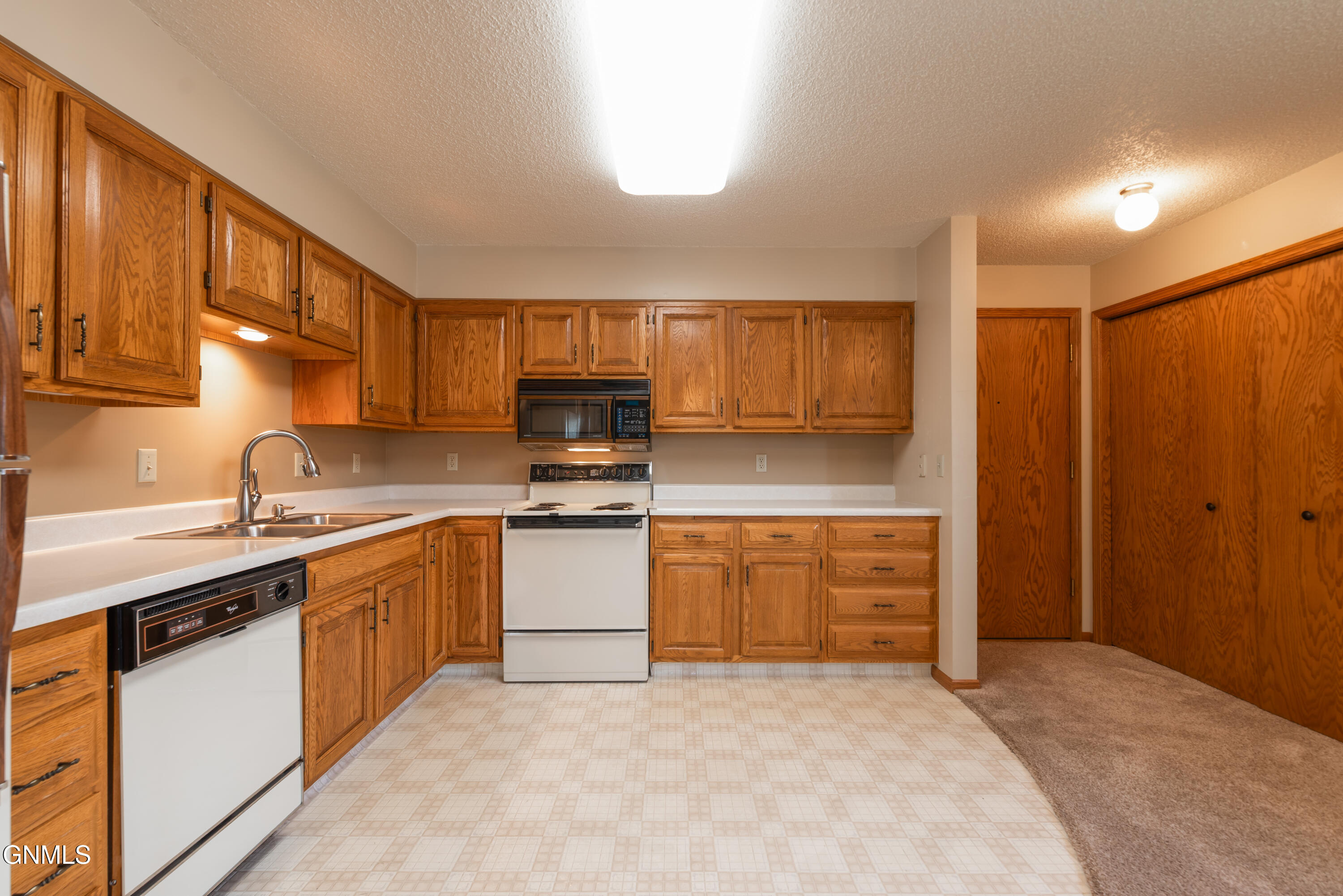 1120 N 12th Street, 20
