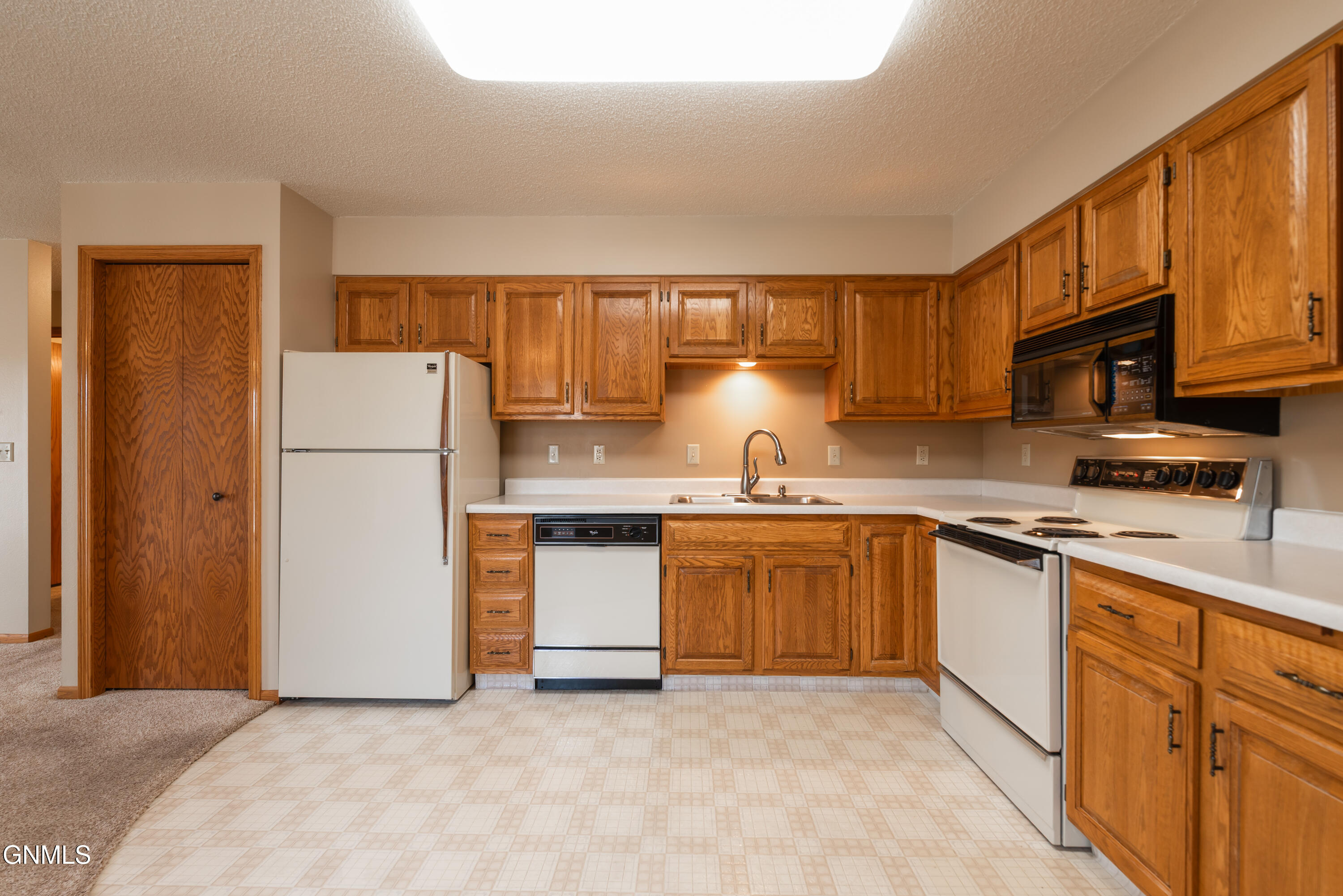 1120 N 12th Street, 20