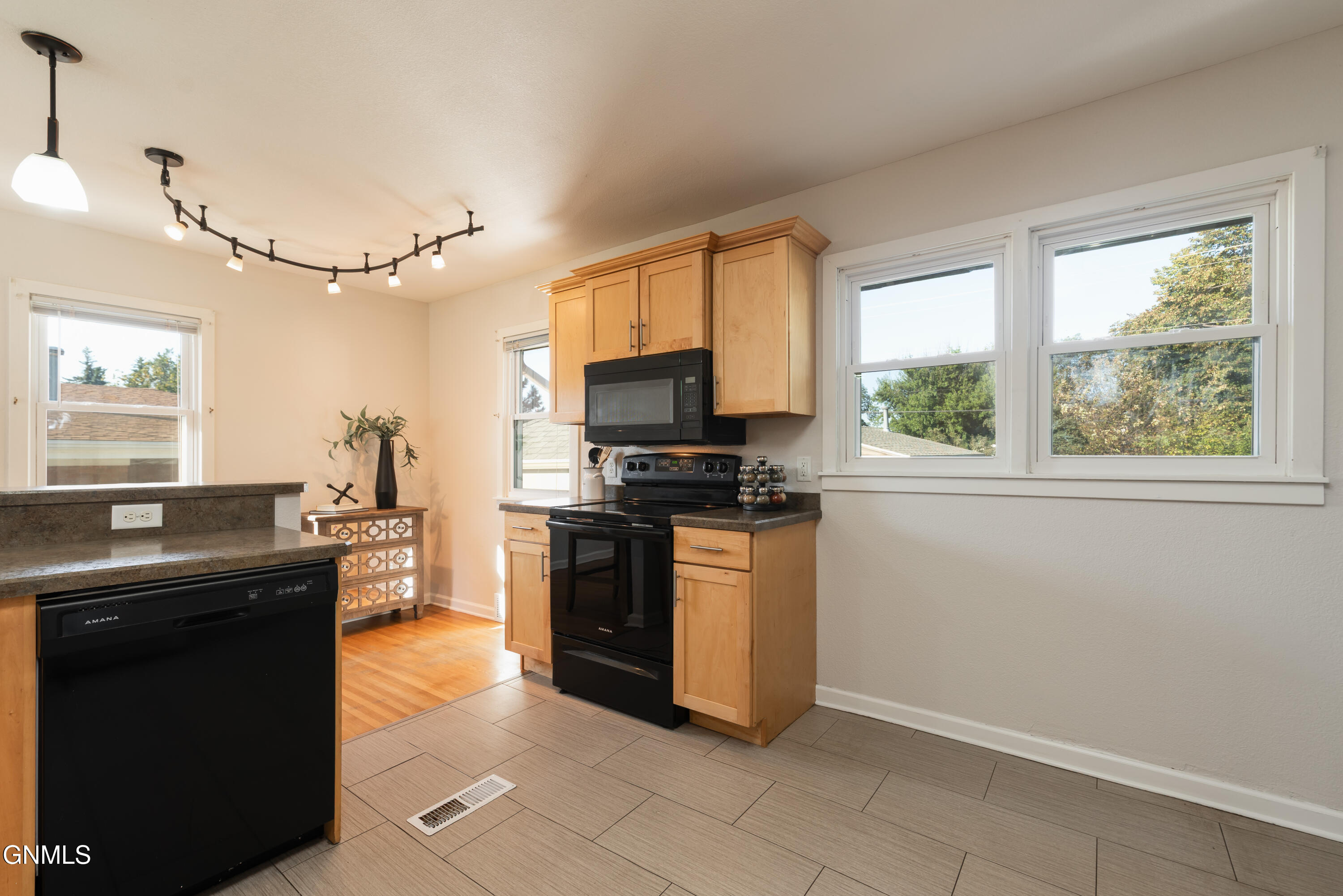 1202 4th Street N