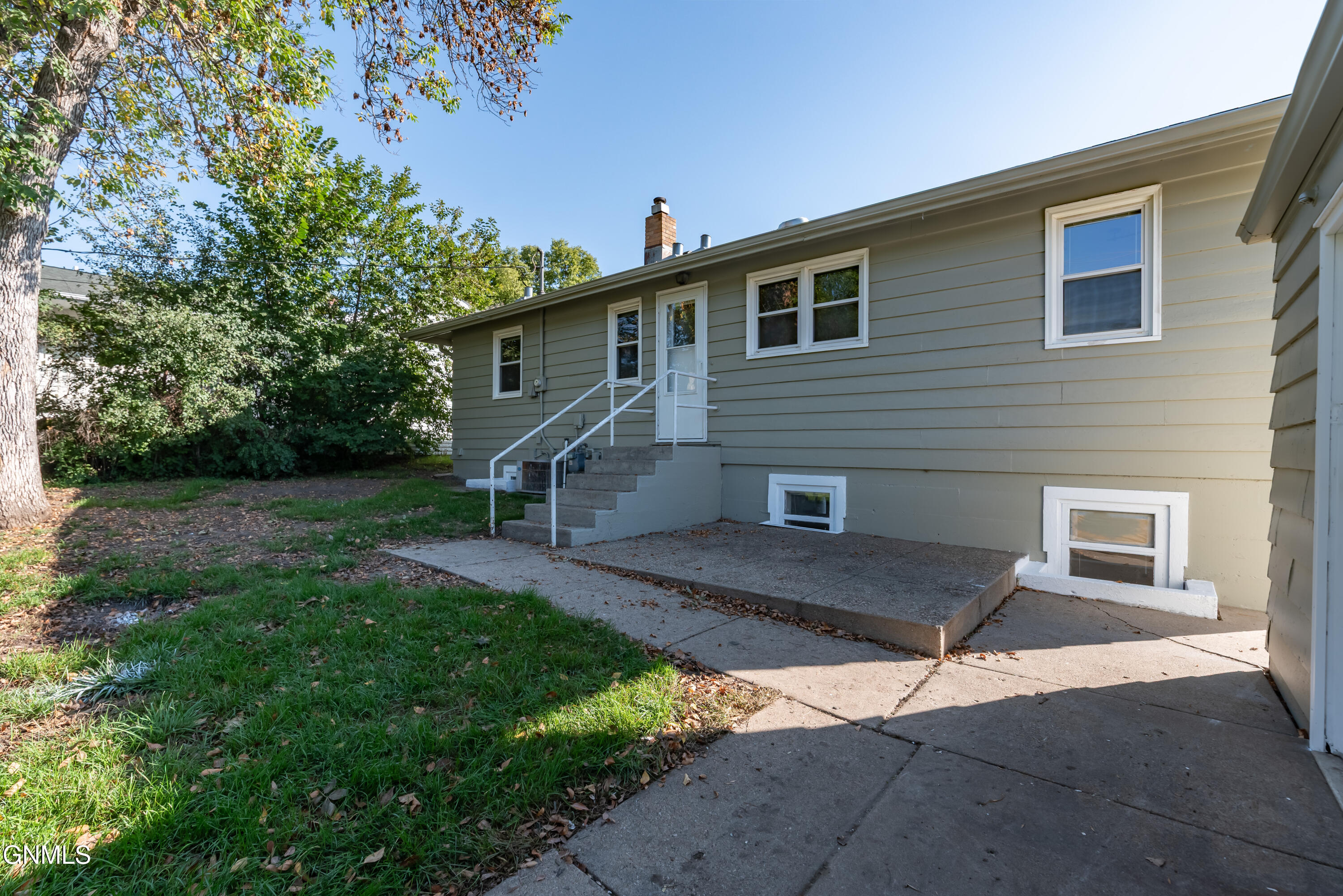 1202 4th Street N
