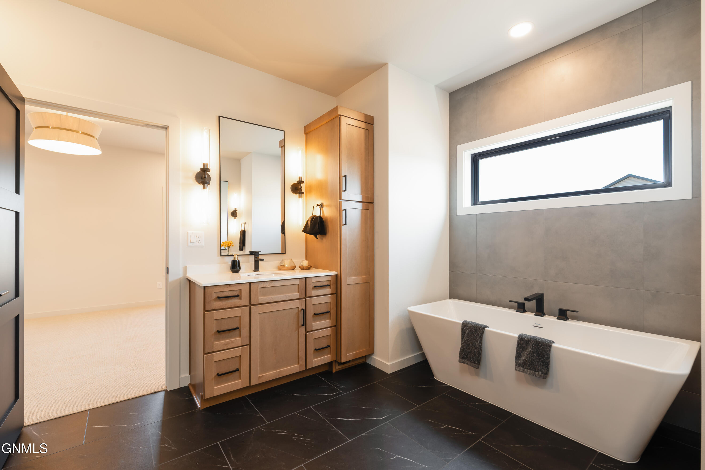 2415 Dutton Circle SE, Mandan