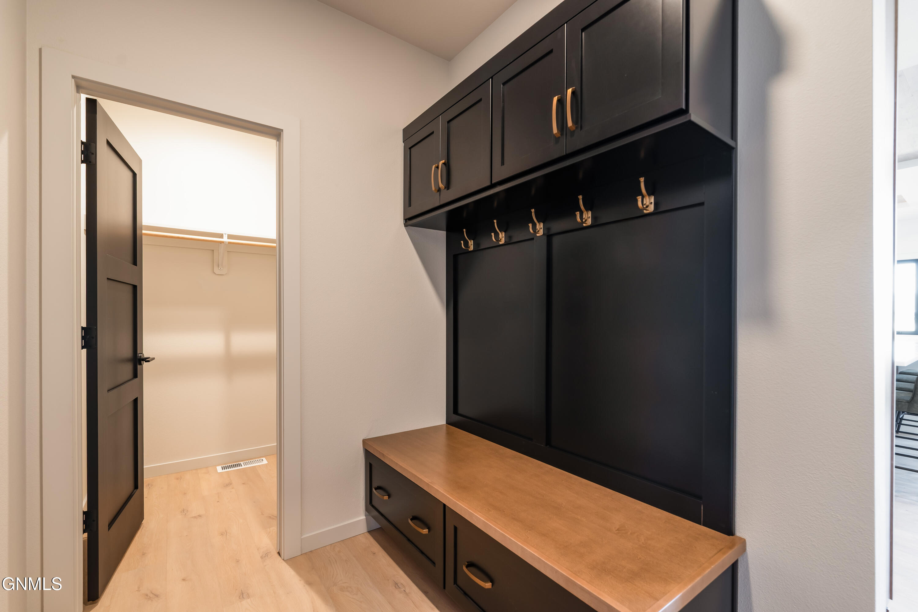 2415 Dutton Circle SE, Mandan