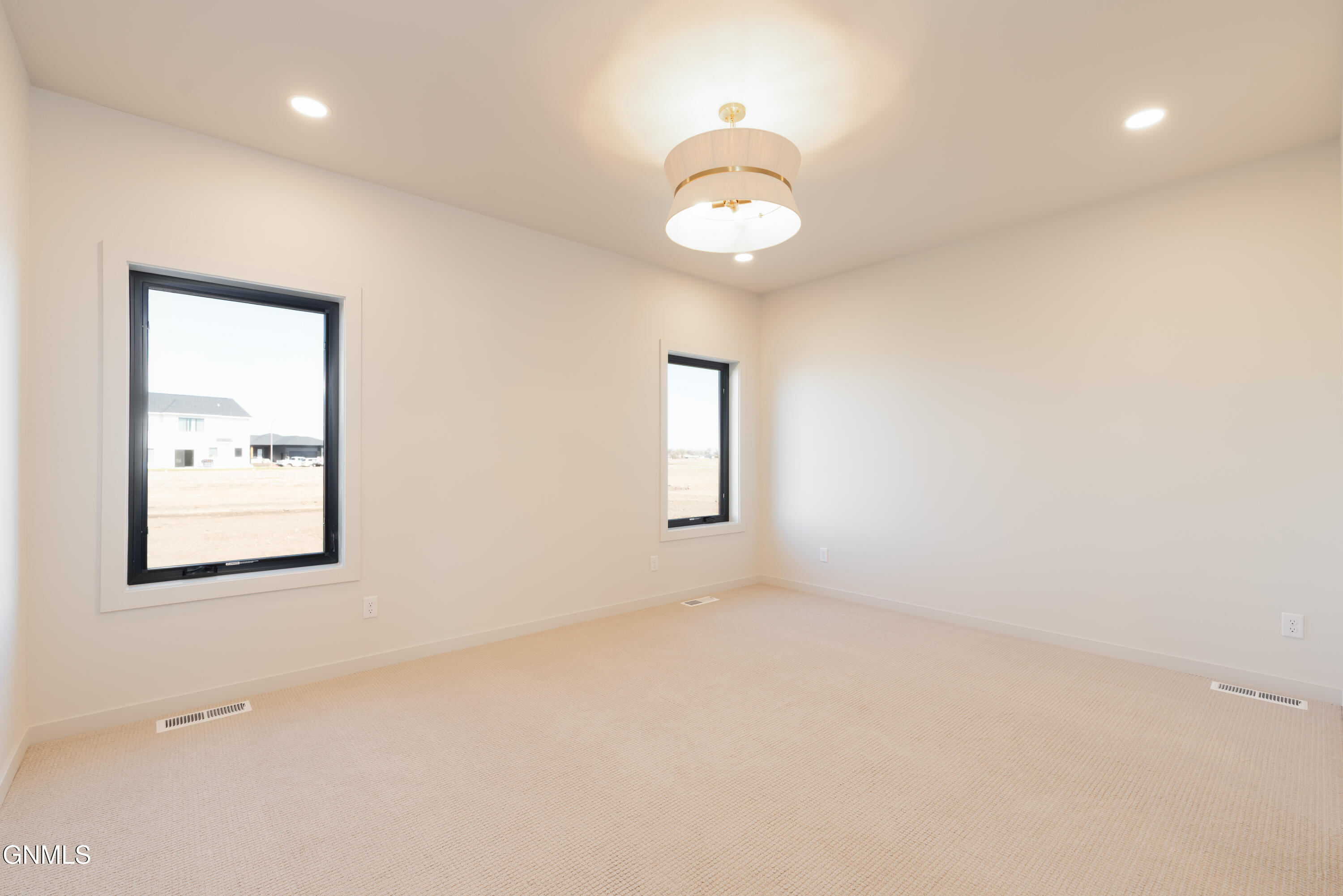 2415 Dutton Circle SE, Mandan