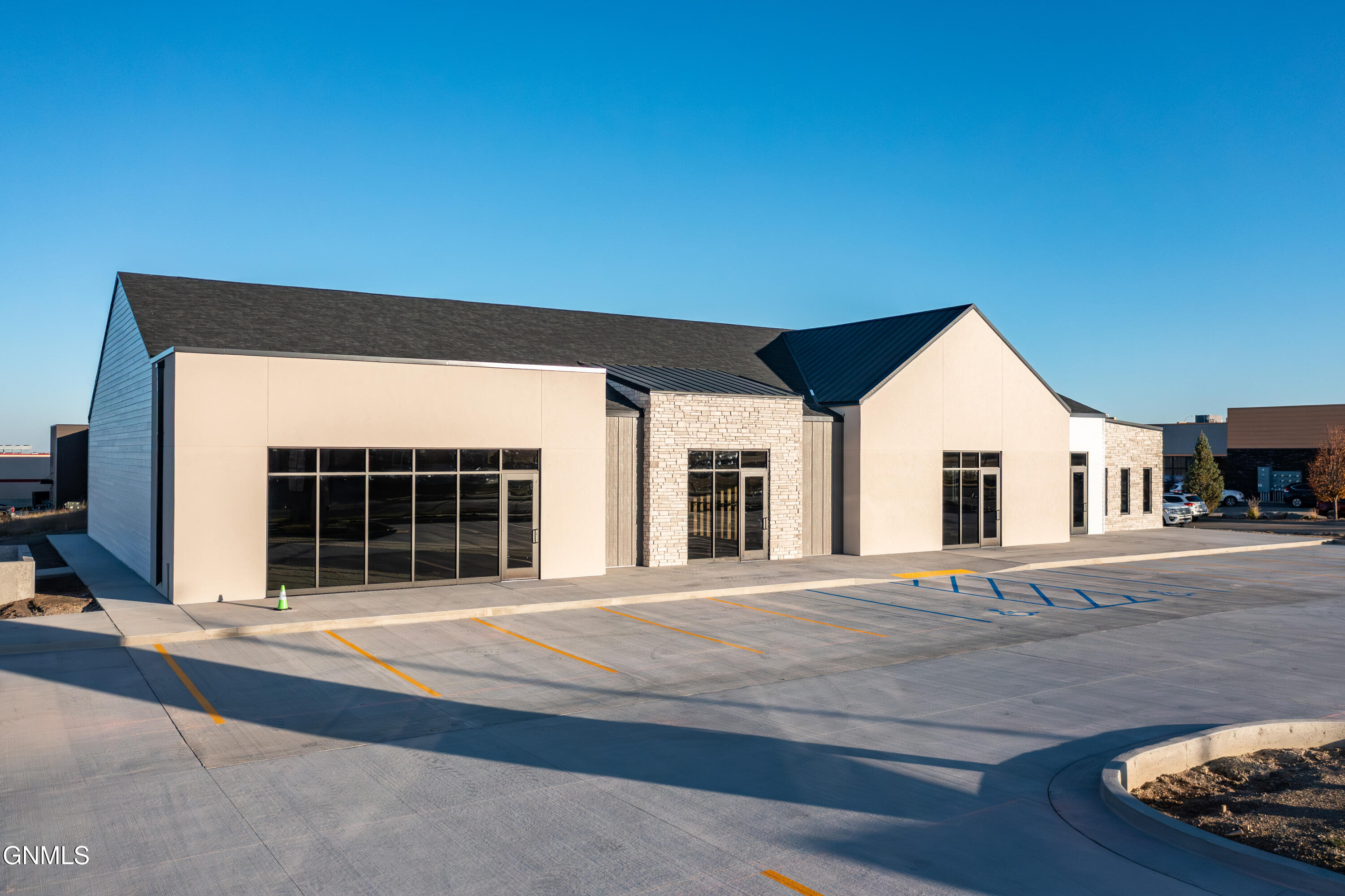 4475 Coleman Street, 2