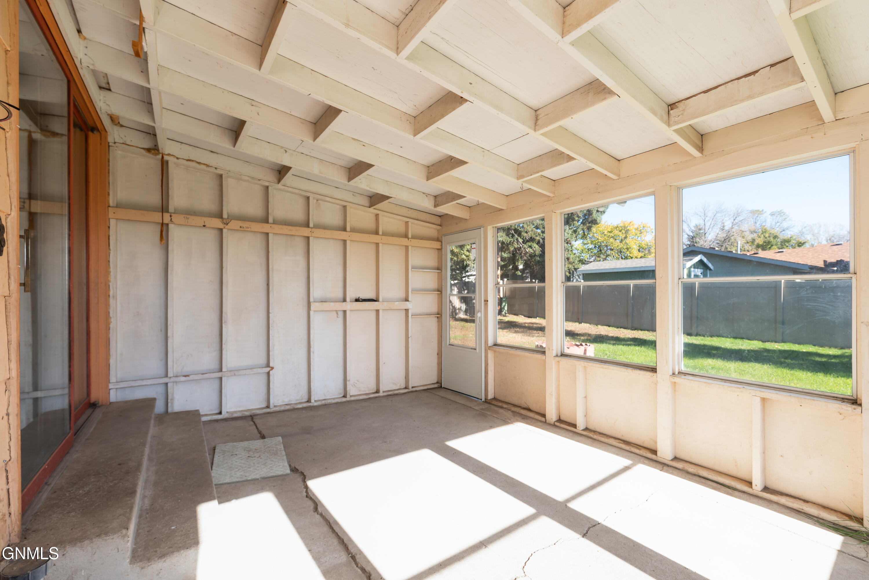 1135 N 26th Street N