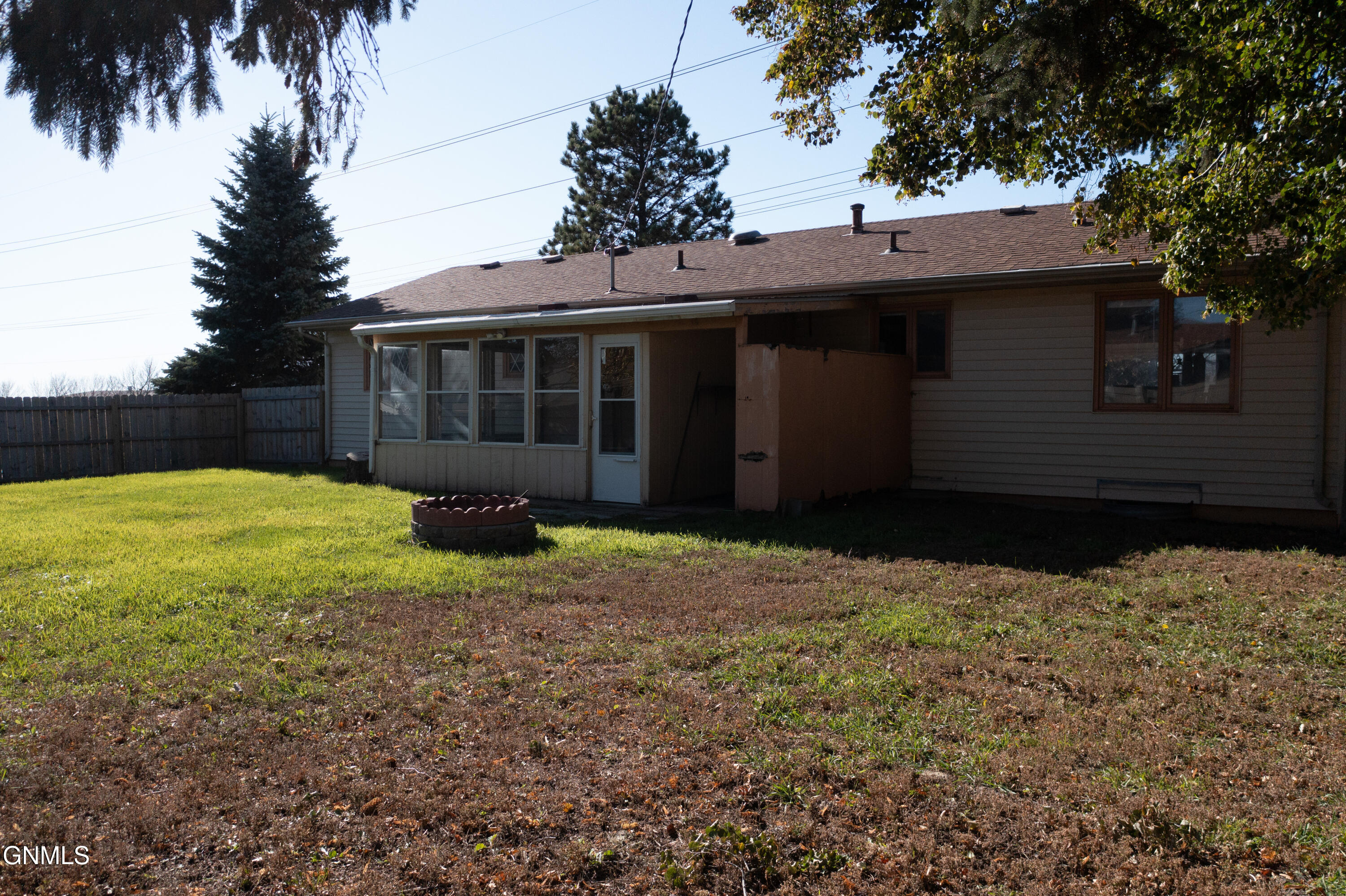 1135 N 26th Street N