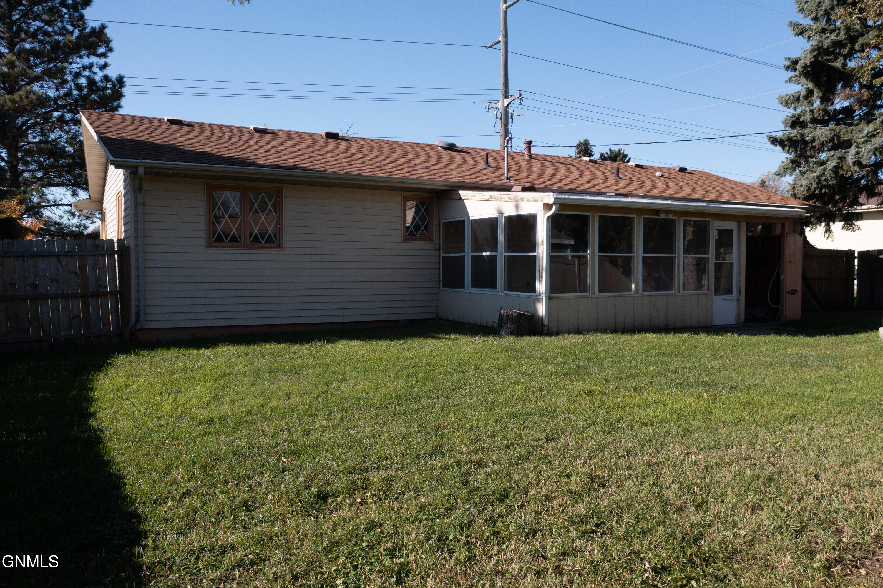 1135 N 26th Street N