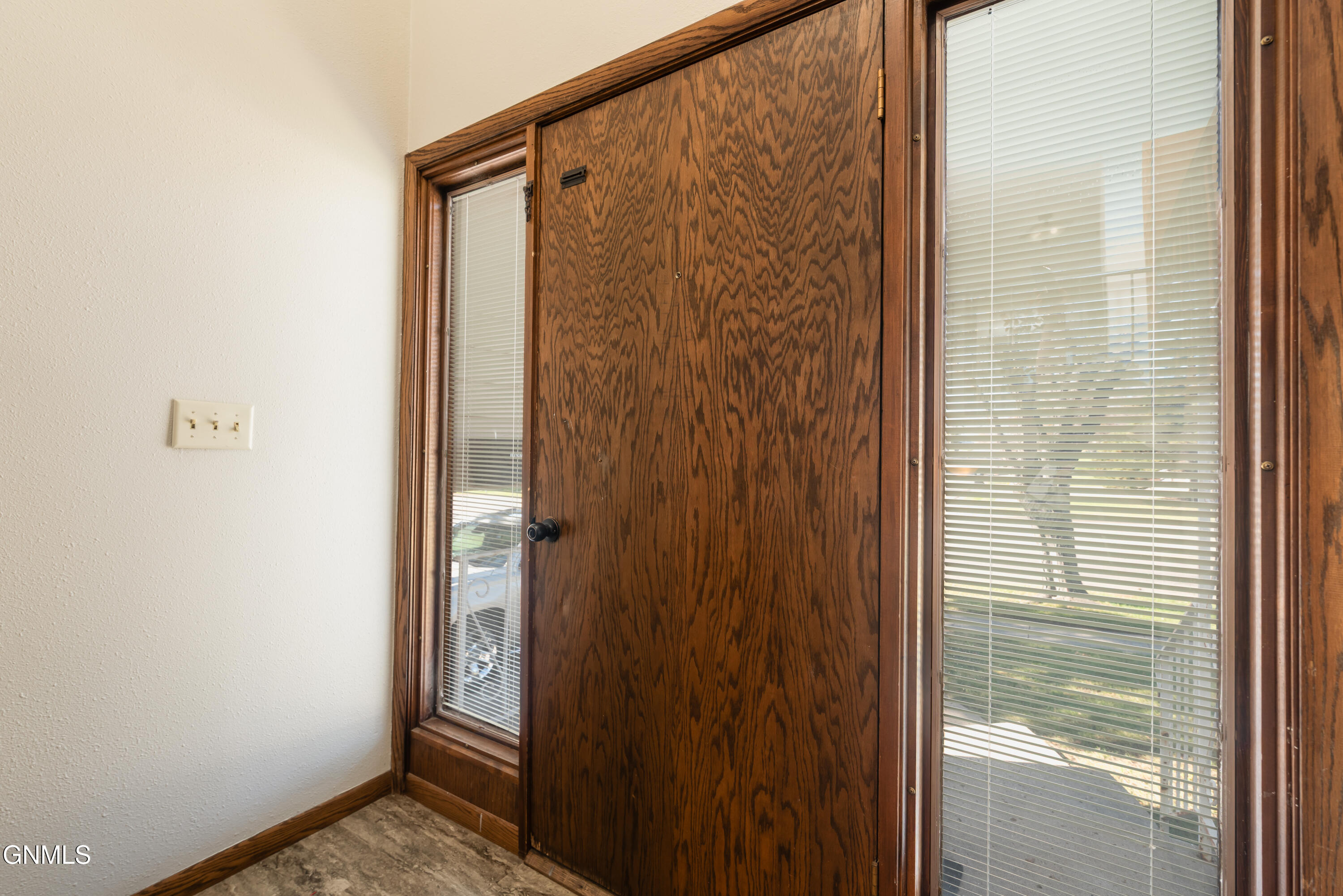 1135 N 26th Street N