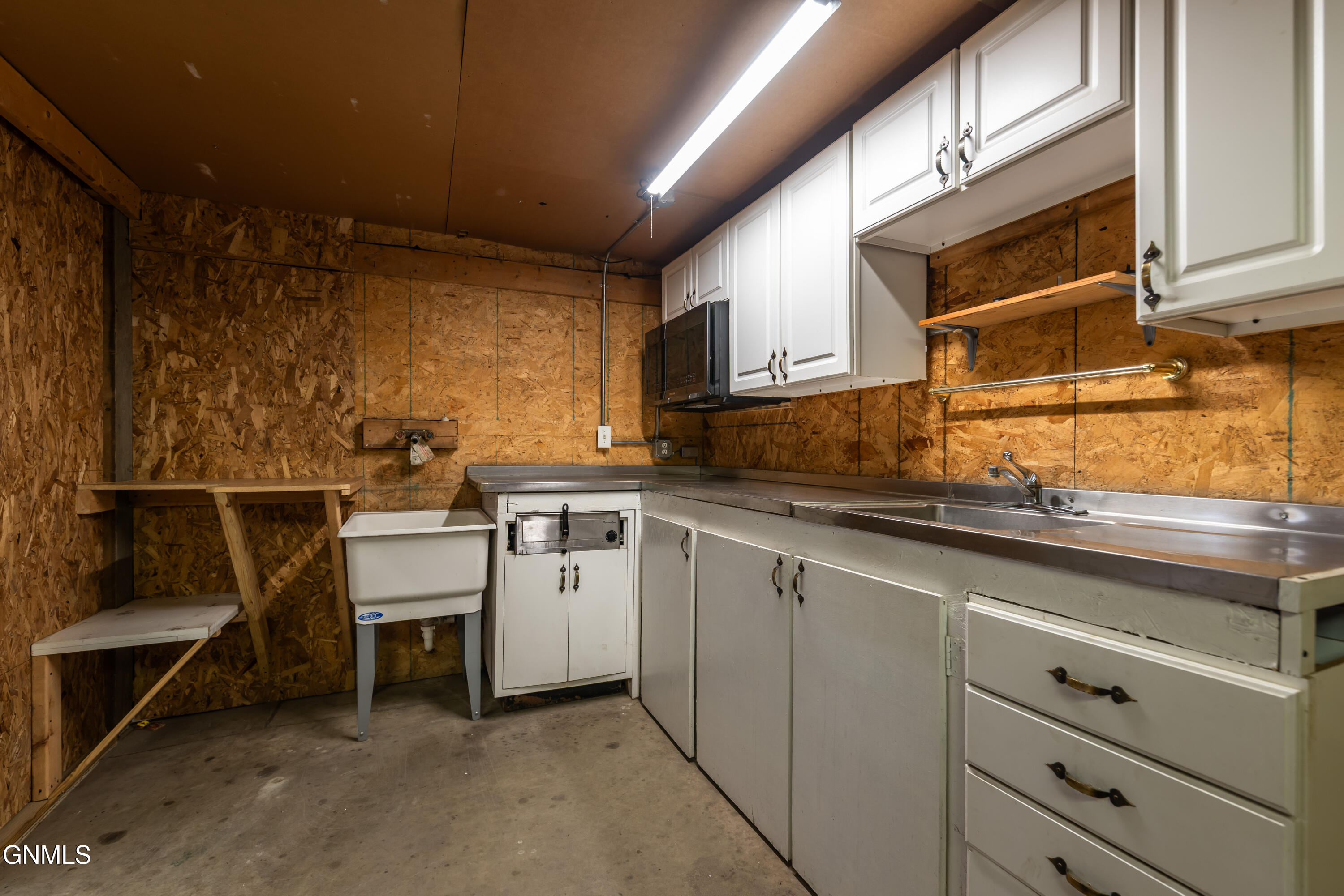 2401 Morrison Avenue