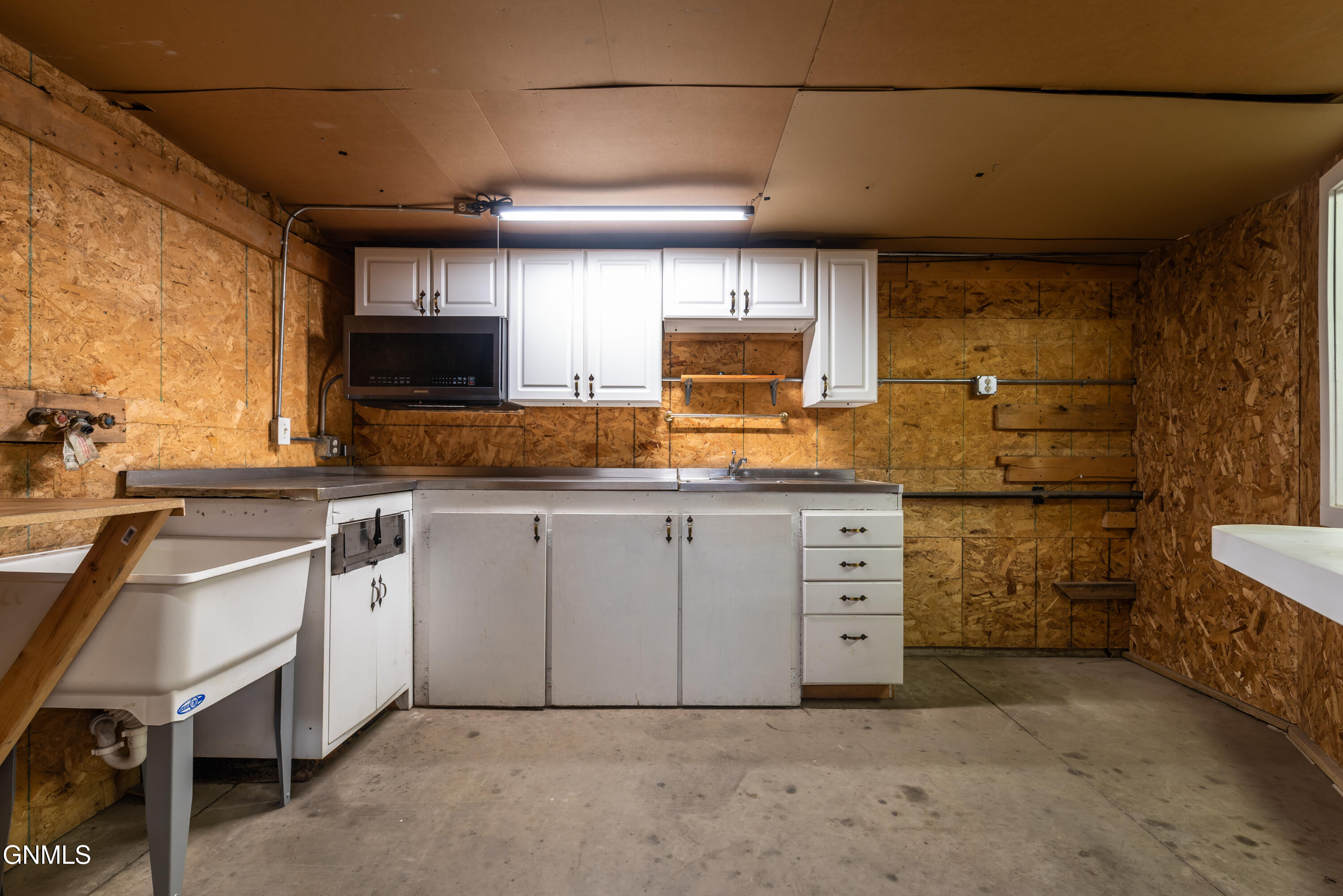 2401 Morrison Avenue