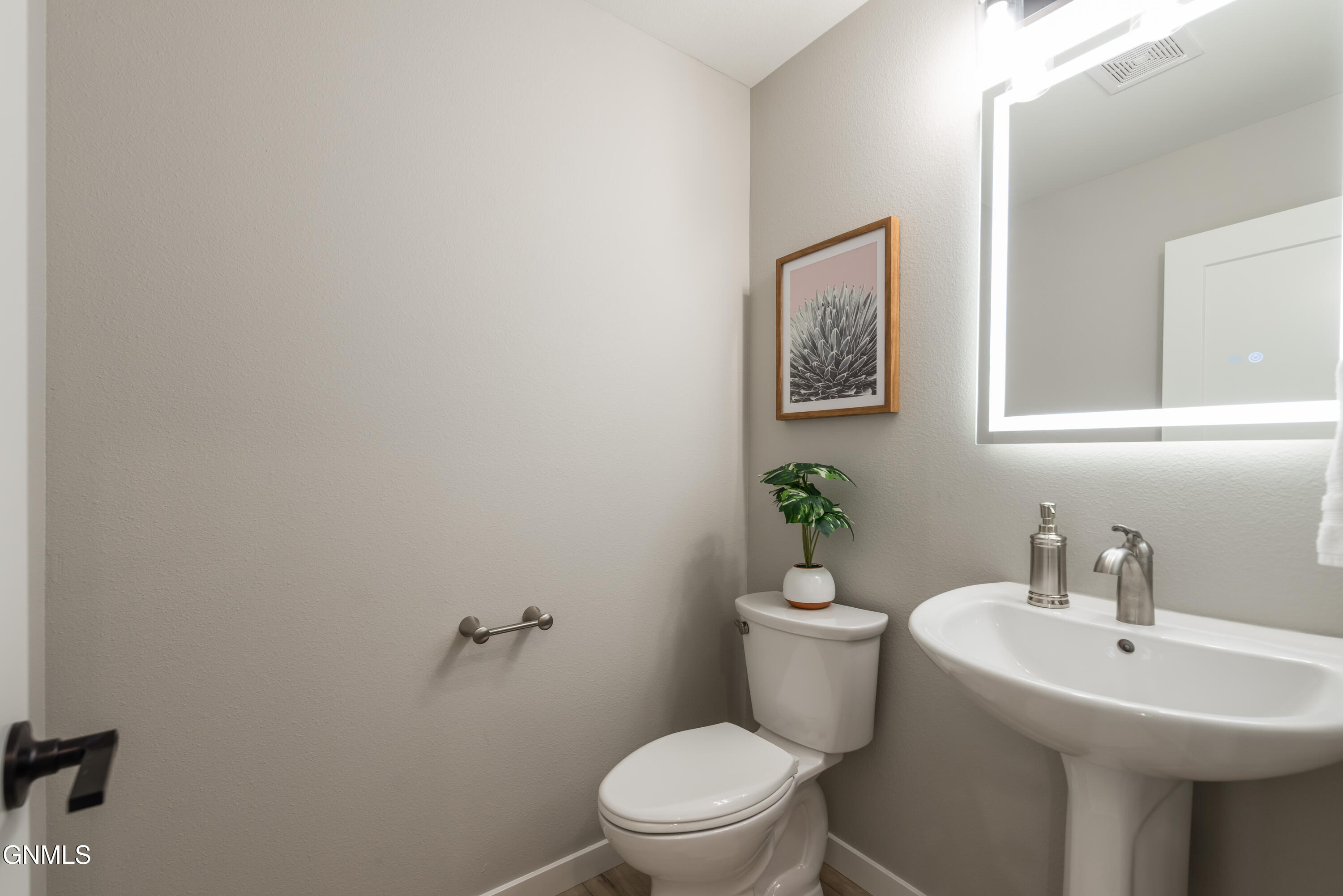 1710 Heart Rdg Lp SE