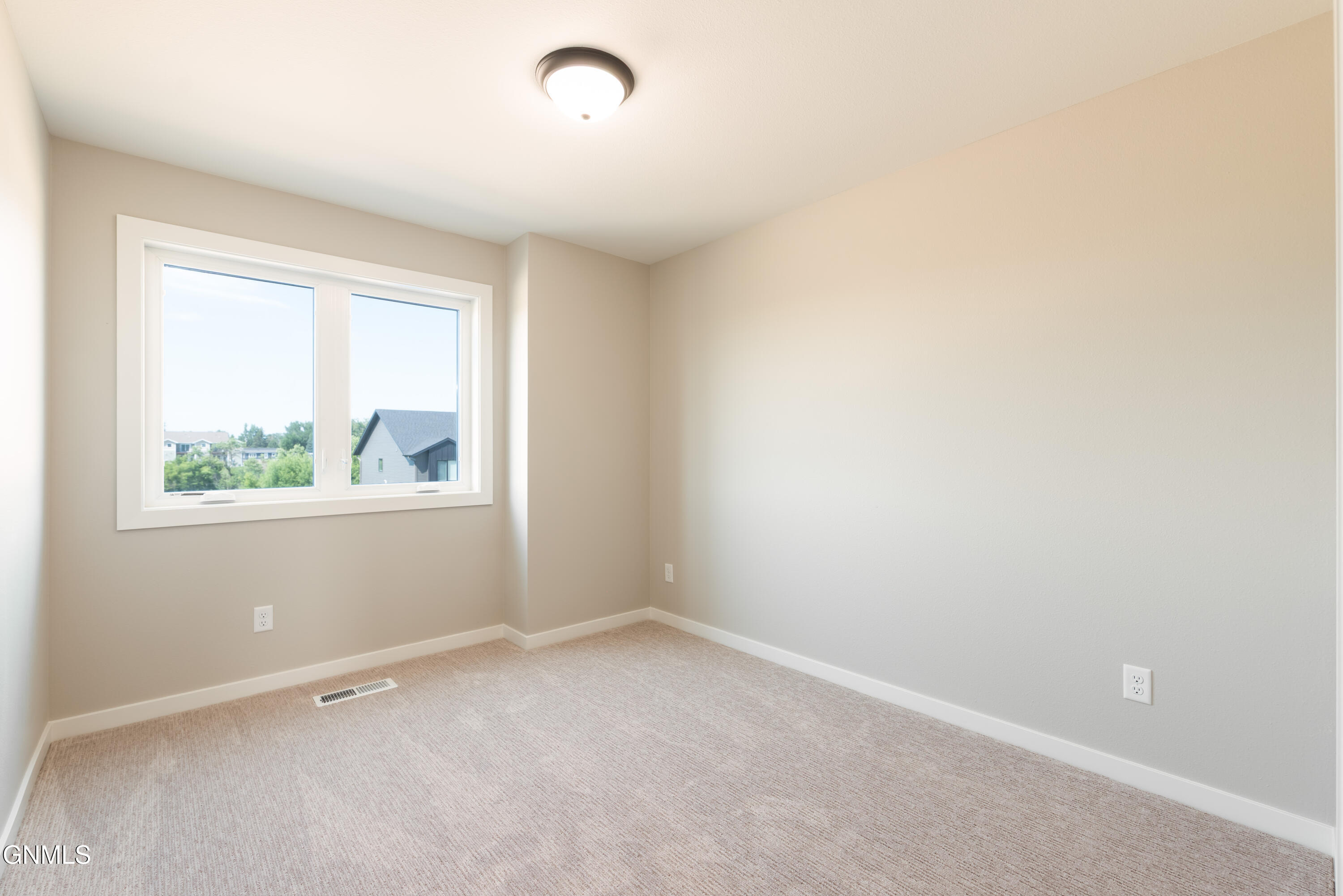 1710 Heart Rdg Lp SE