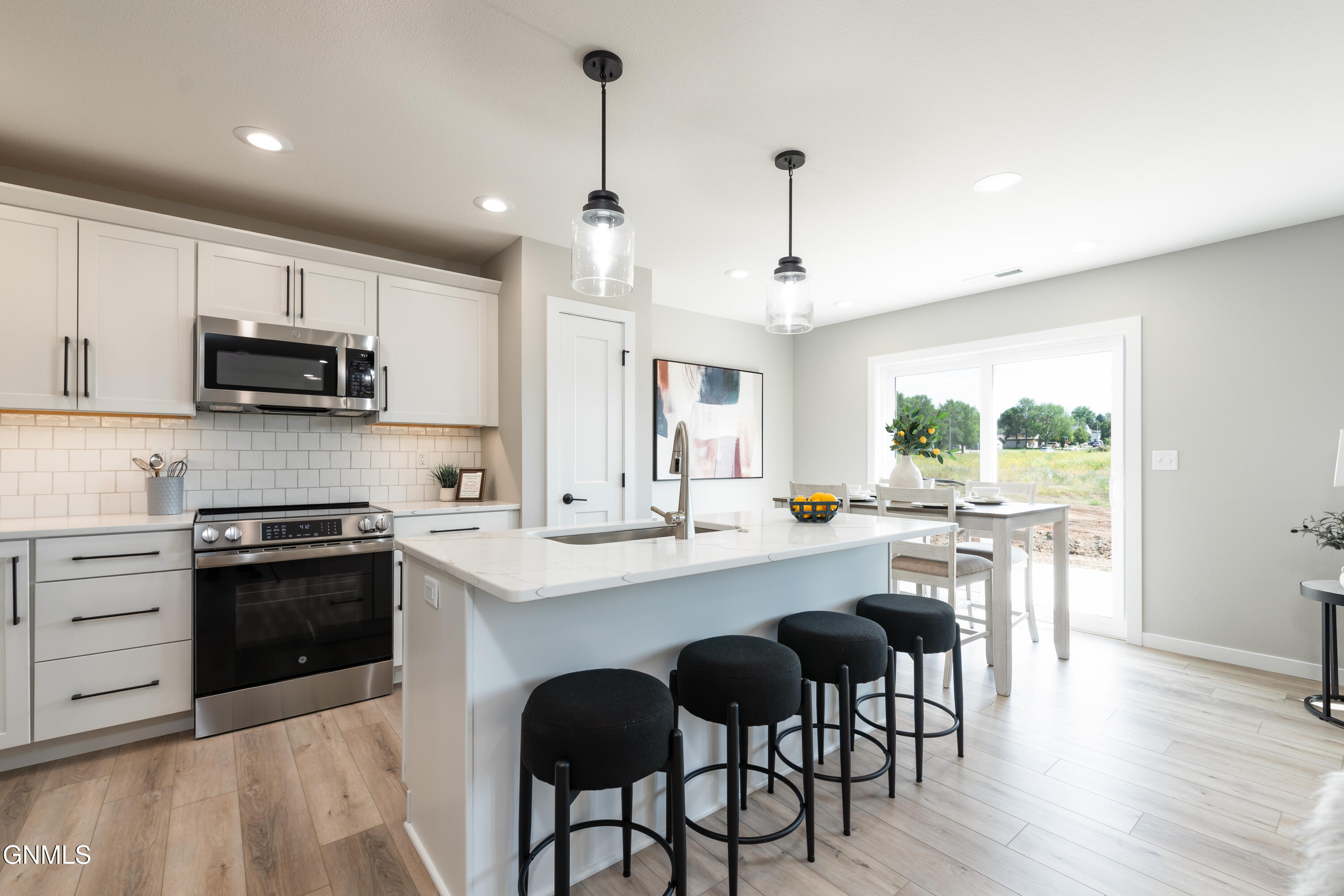 1710 Heart Rdg Lp SE