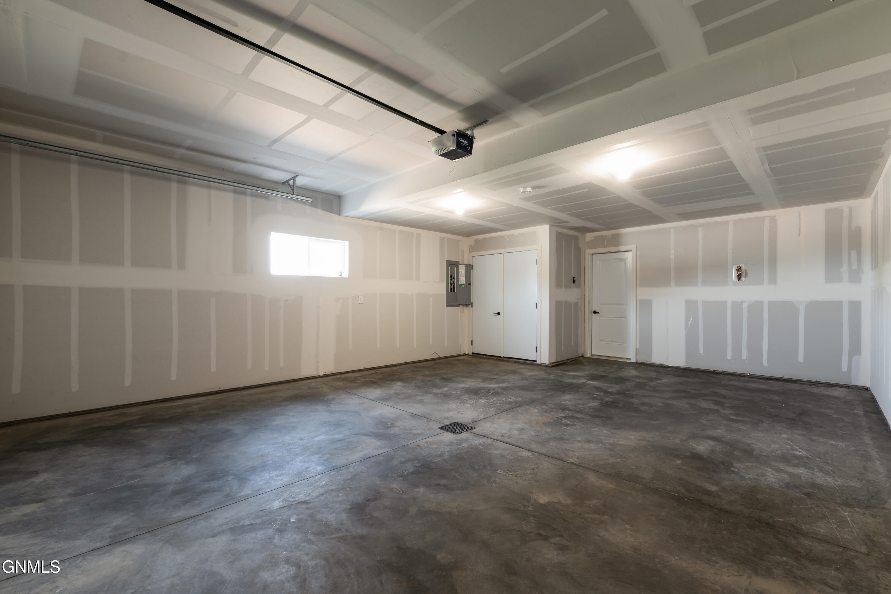 1710 Heart Rdg Lp SE