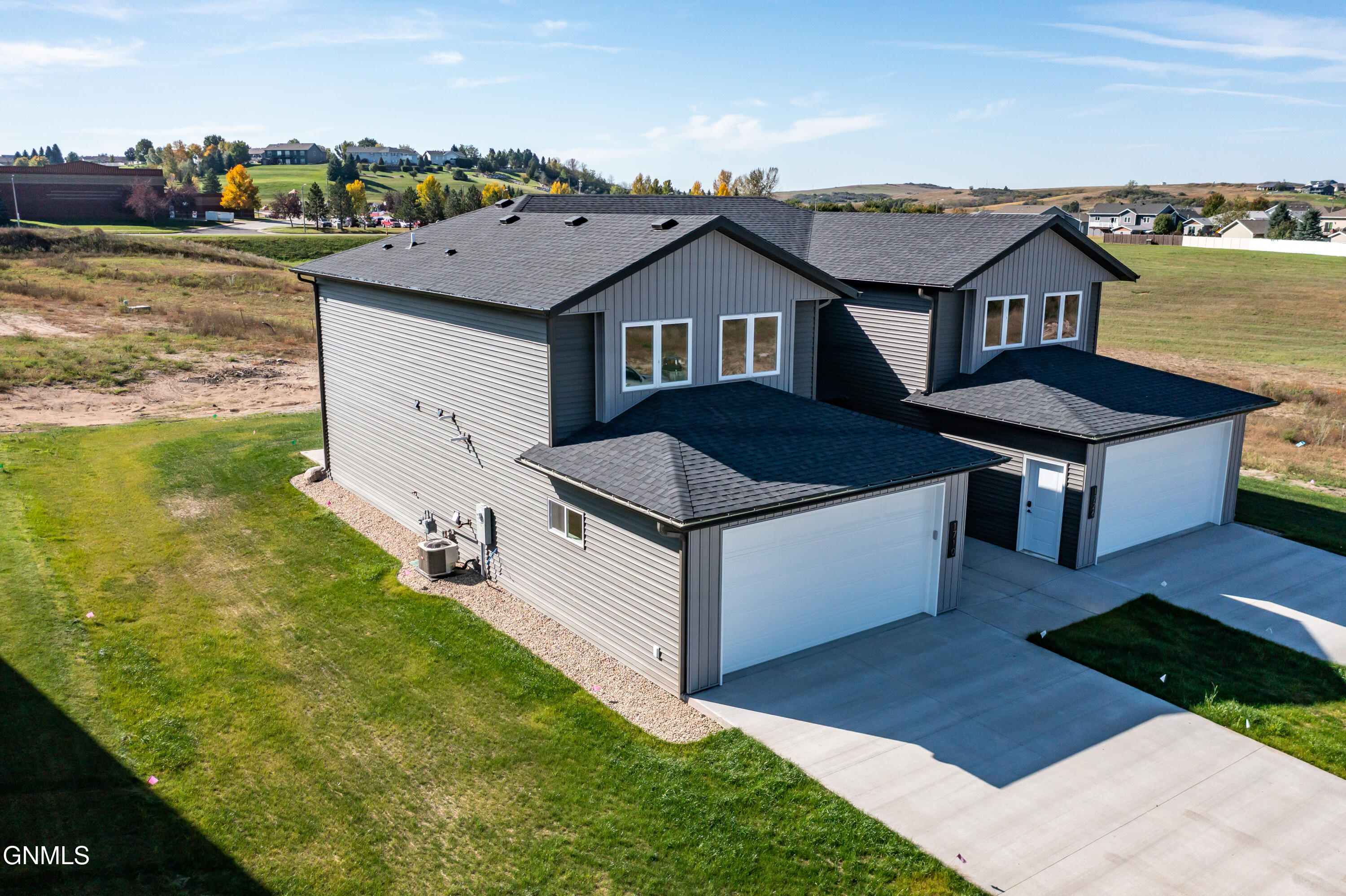 1710 Heart Rdg Lp SE