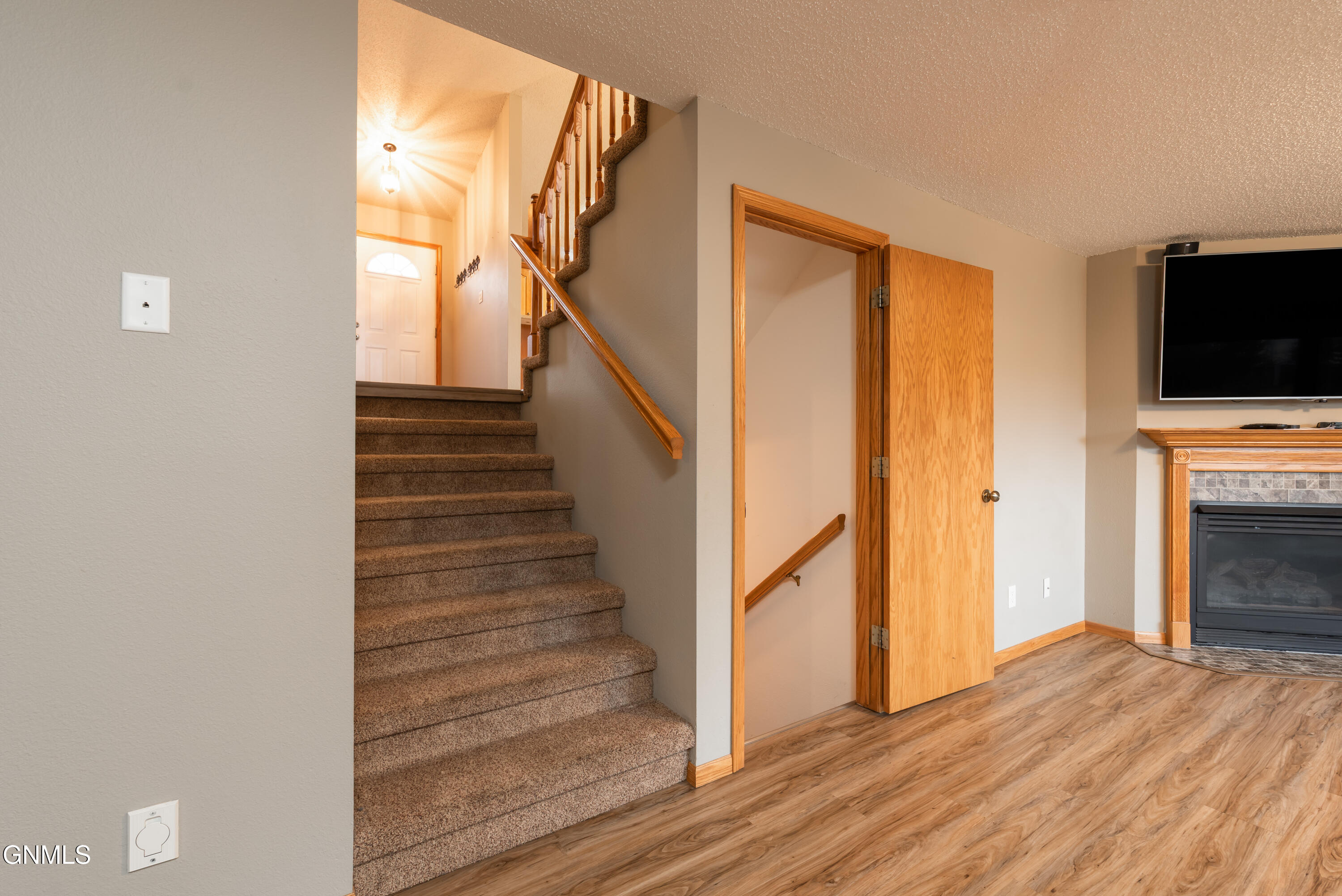 5292 Apple Creek Drive