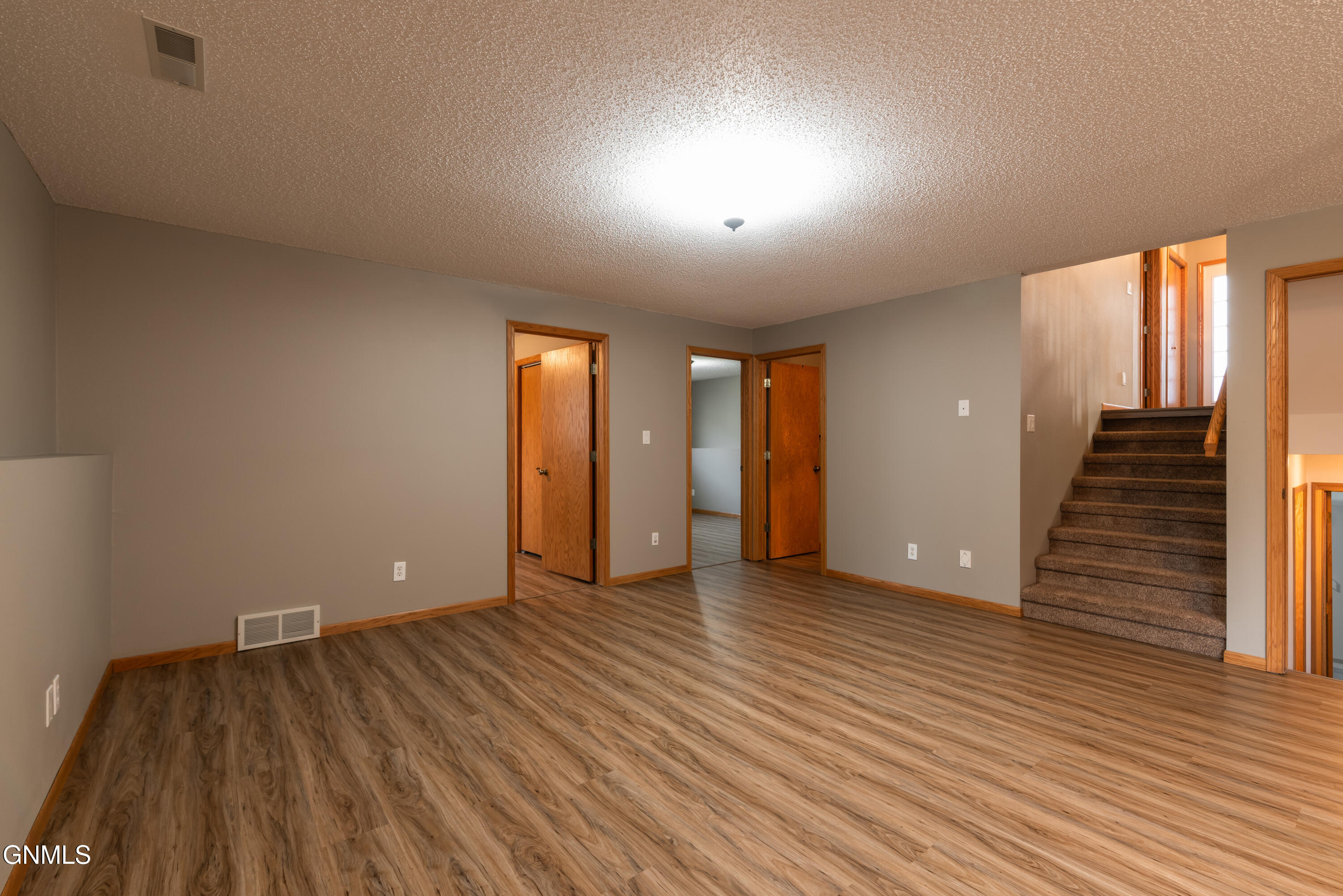 5292 Apple Creek Drive