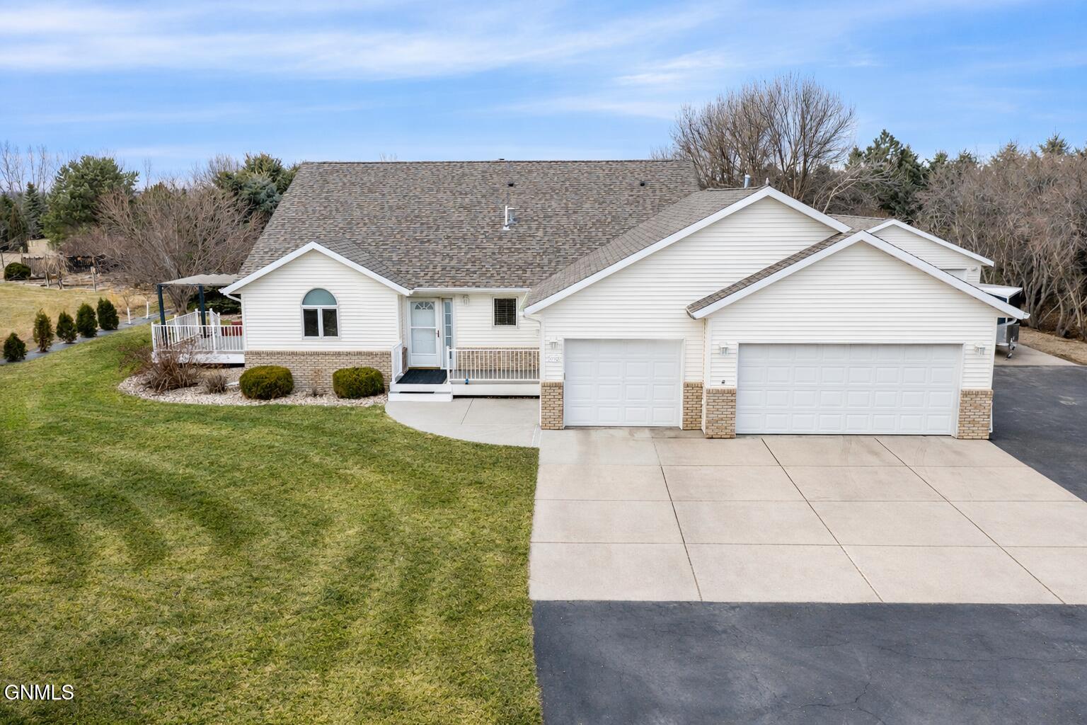 5292 Apple Creek Drive