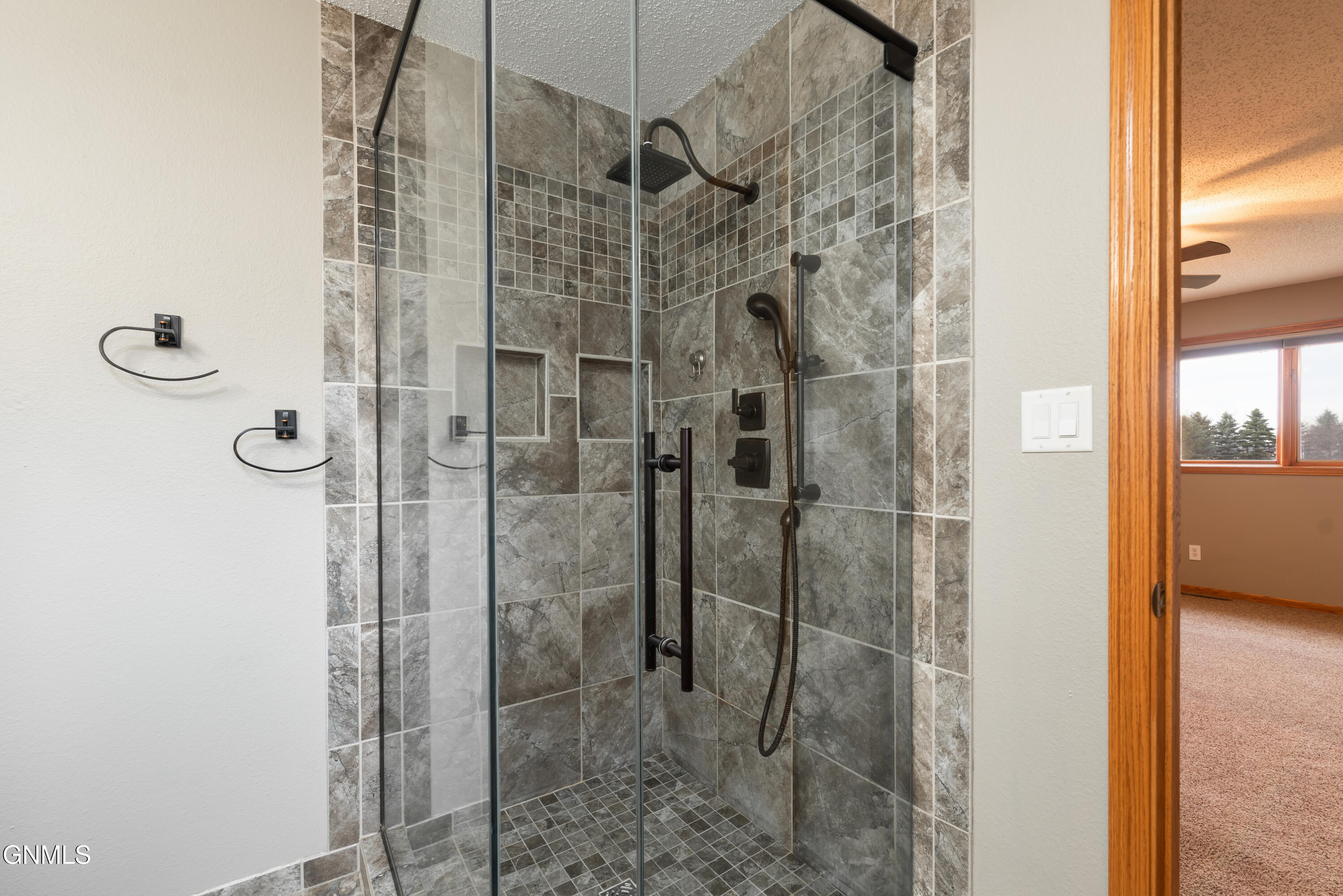5292 Apple Creek Drive