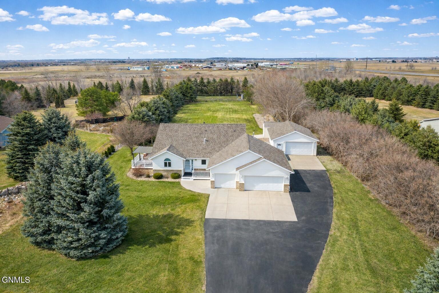 5292 Apple Creek Drive