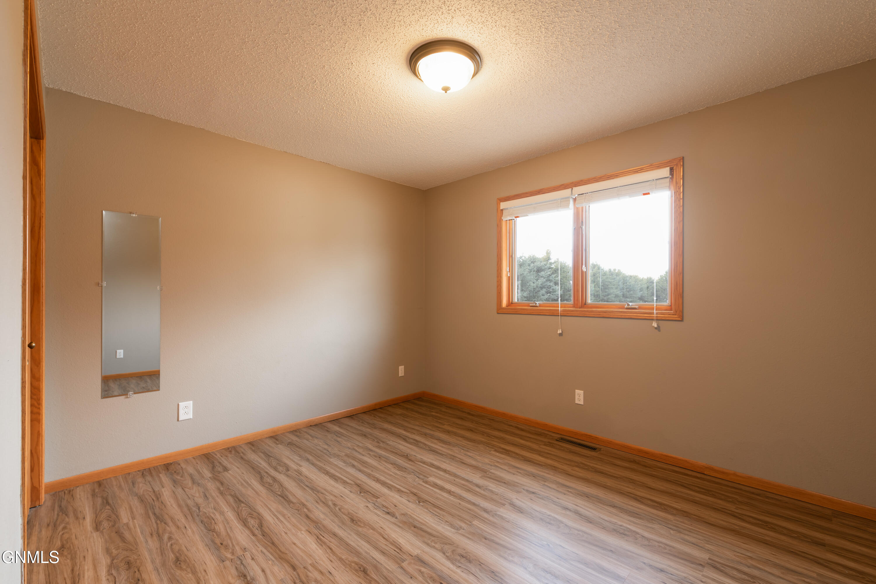 5292 Apple Creek Drive