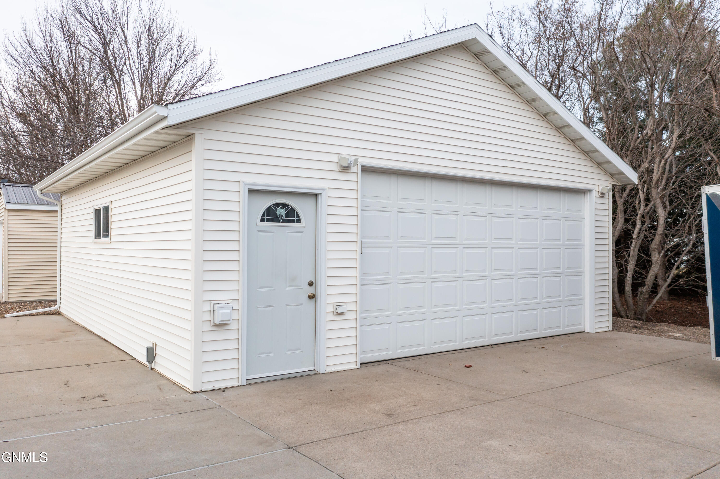 5292 Apple Creek Drive