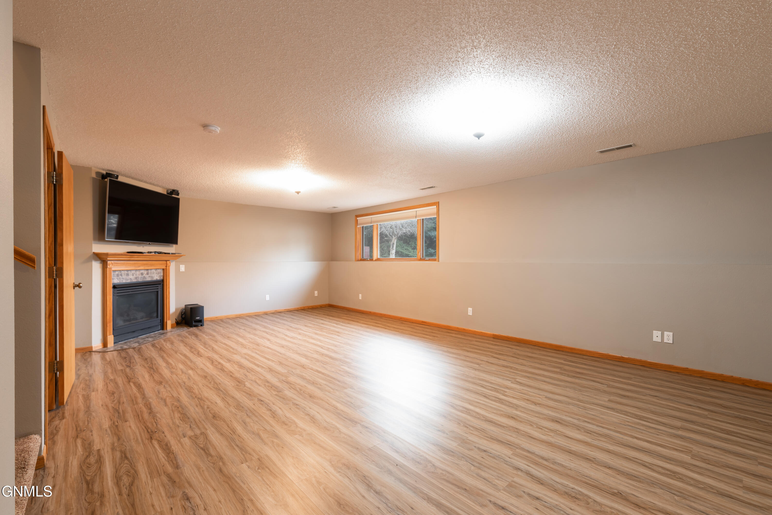5292 Apple Creek Drive