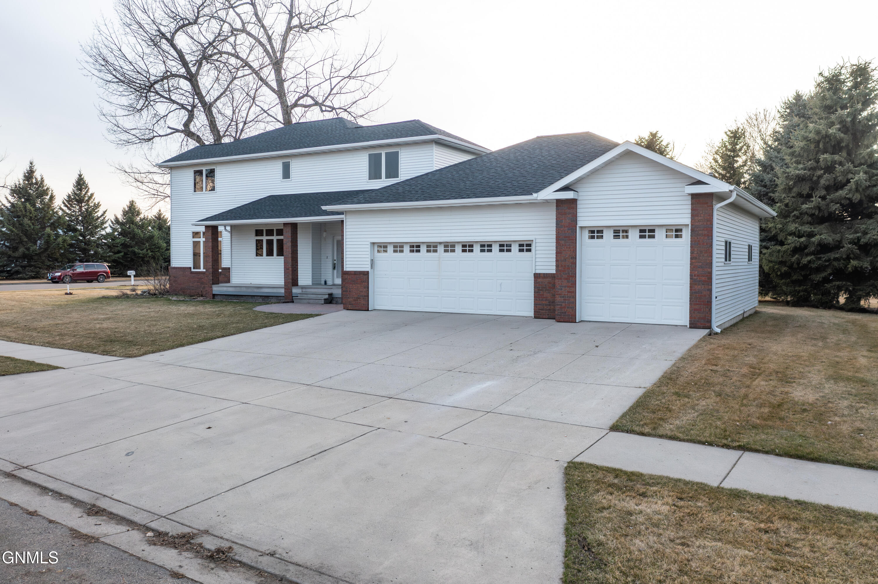 4912 Inlet Bay Drive SE