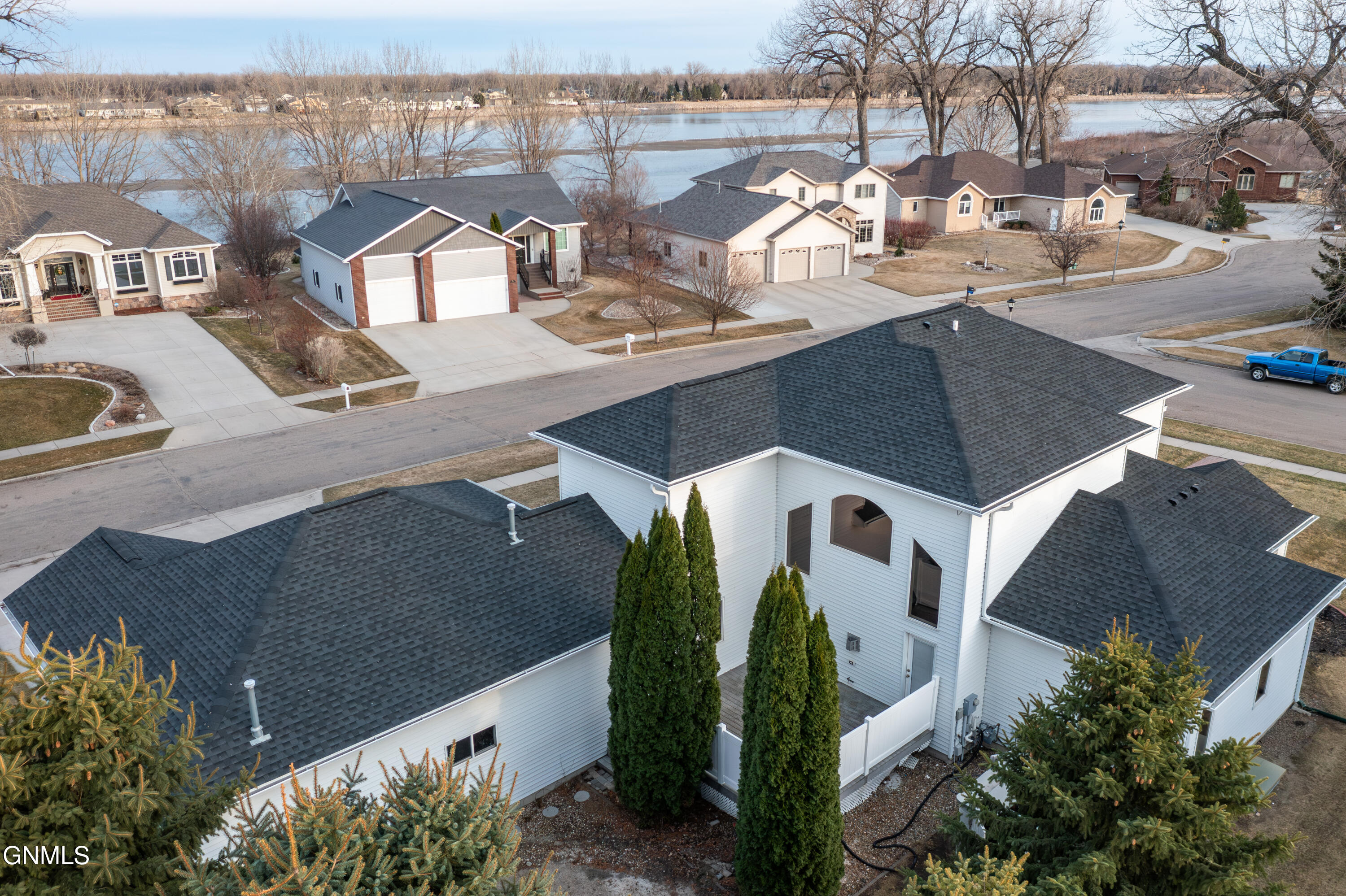 4912 Inlet Bay Drive SE