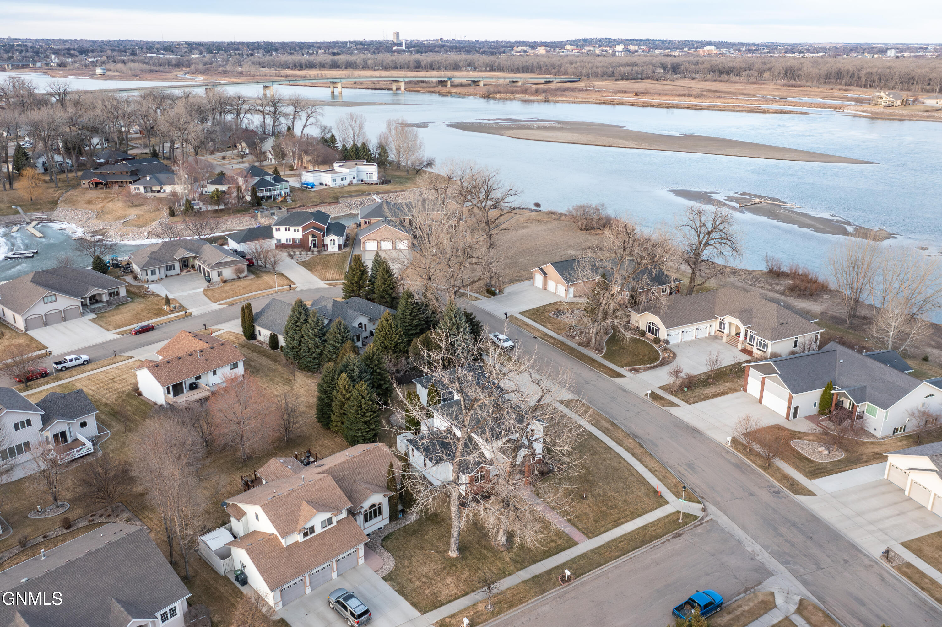 4912 Inlet Bay Drive SE