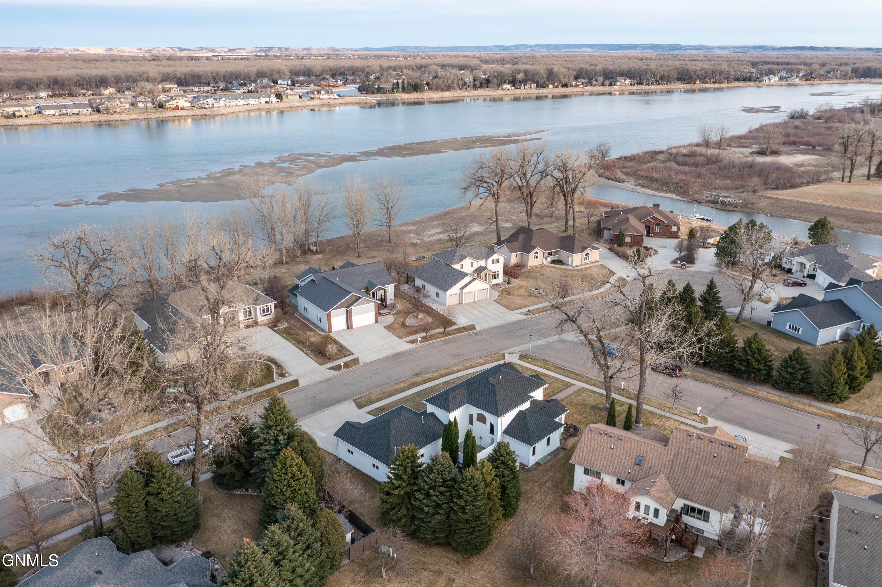 4912 Inlet Bay Drive SE