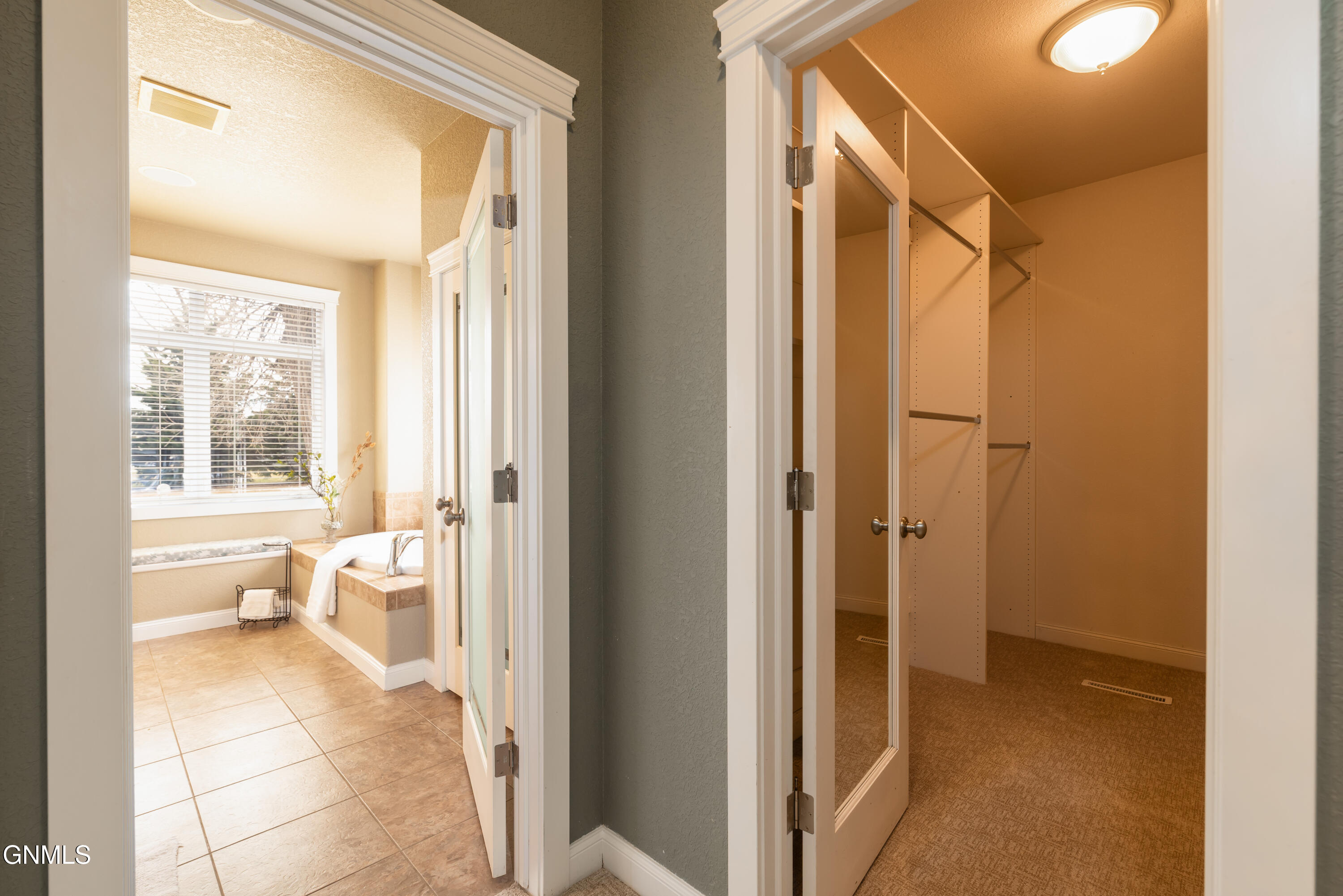 4912 Inlet Bay Drive SE