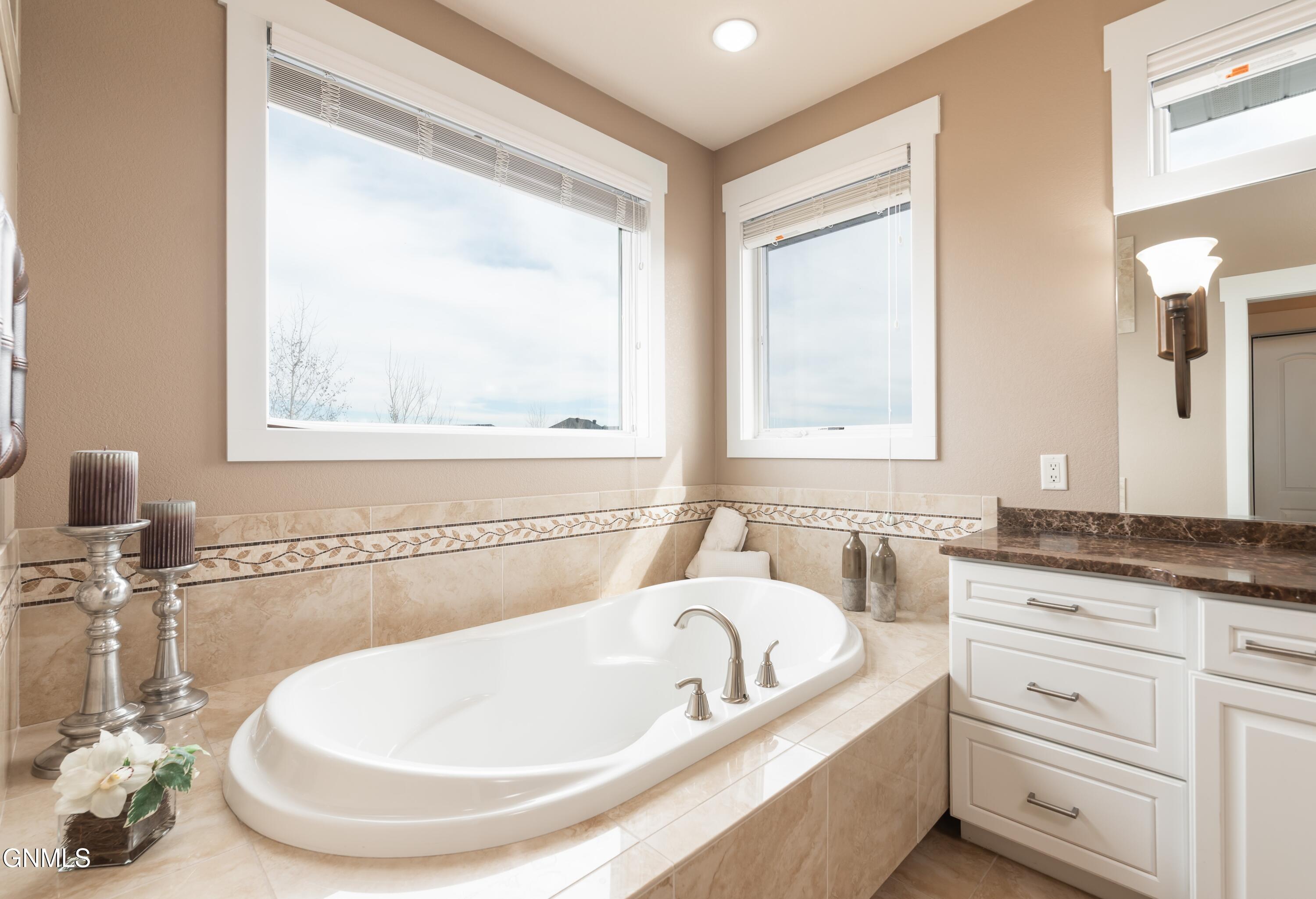 4303 Borden Harbor Place SE