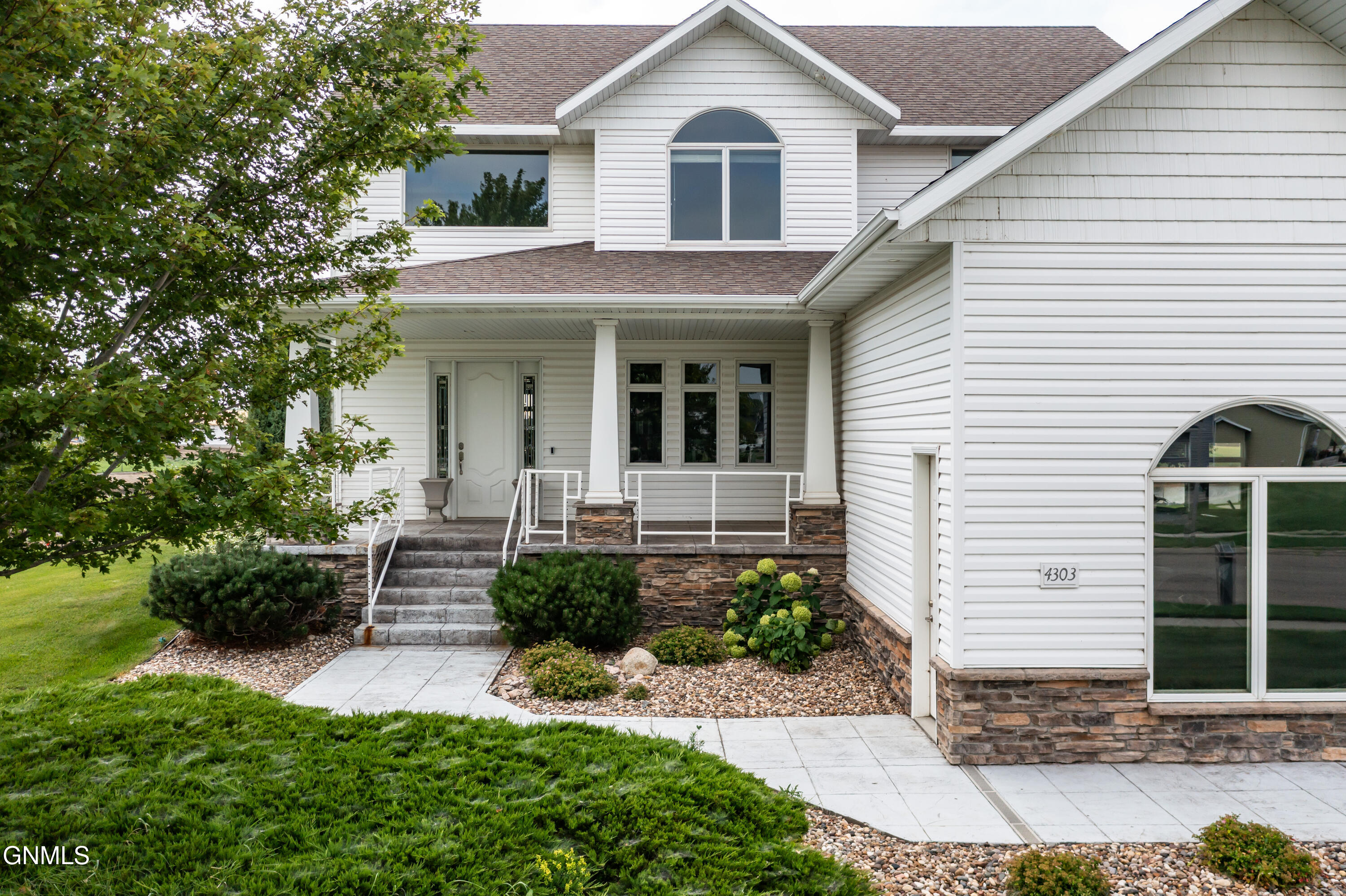 4303 Borden Harbor Place SE