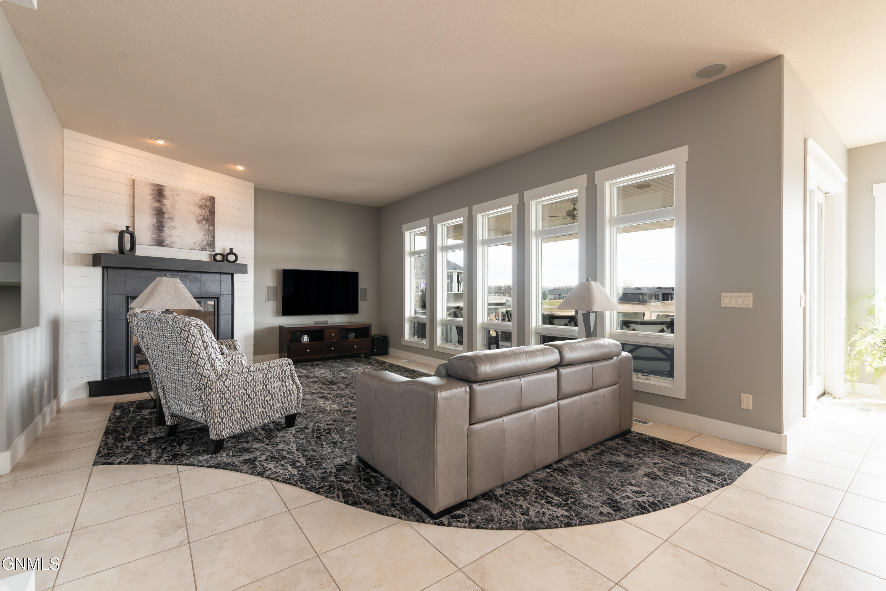 4303 Borden Harbor Place SE