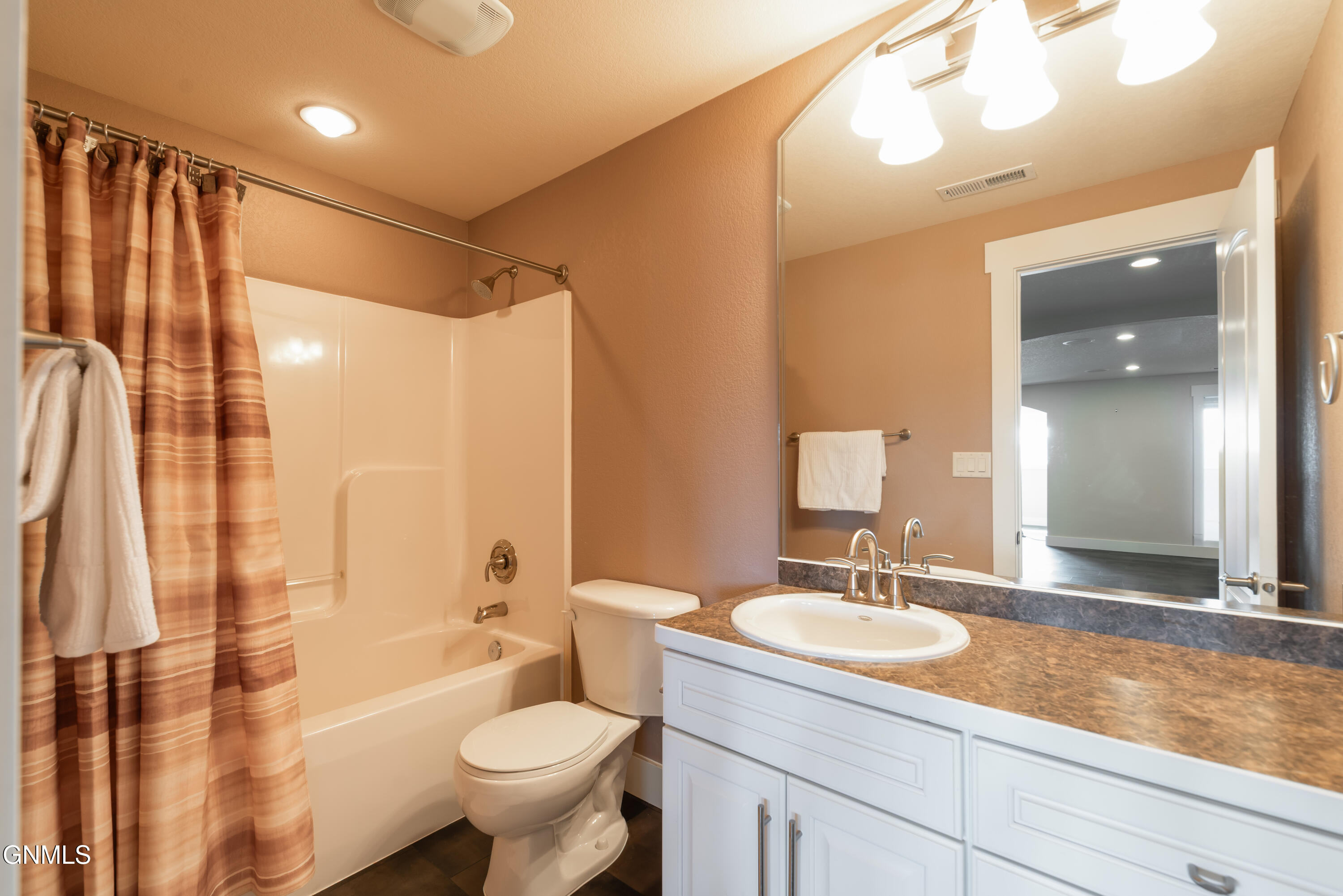 4303 Borden Harbor Place SE