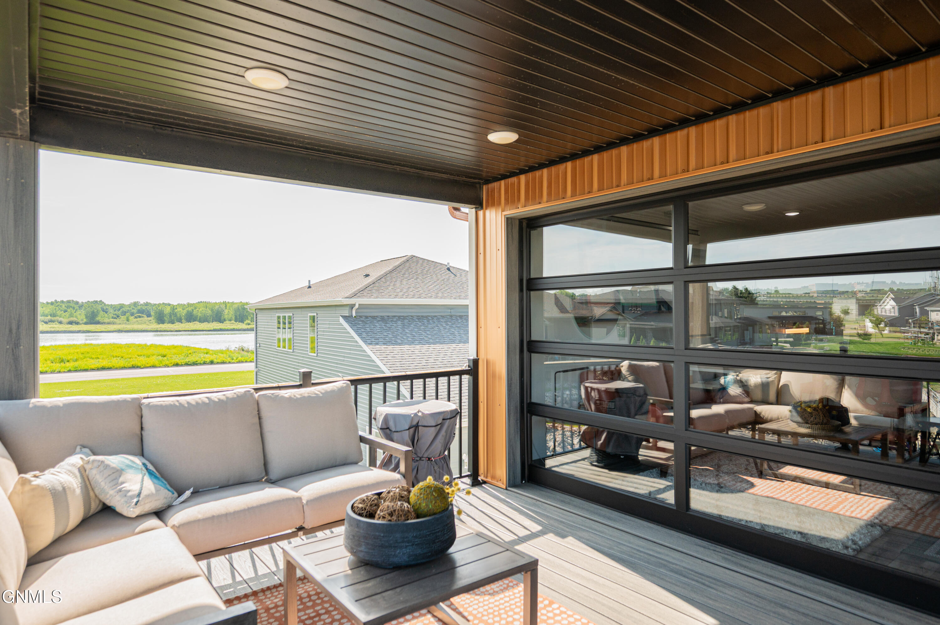 2321 Bayview Court