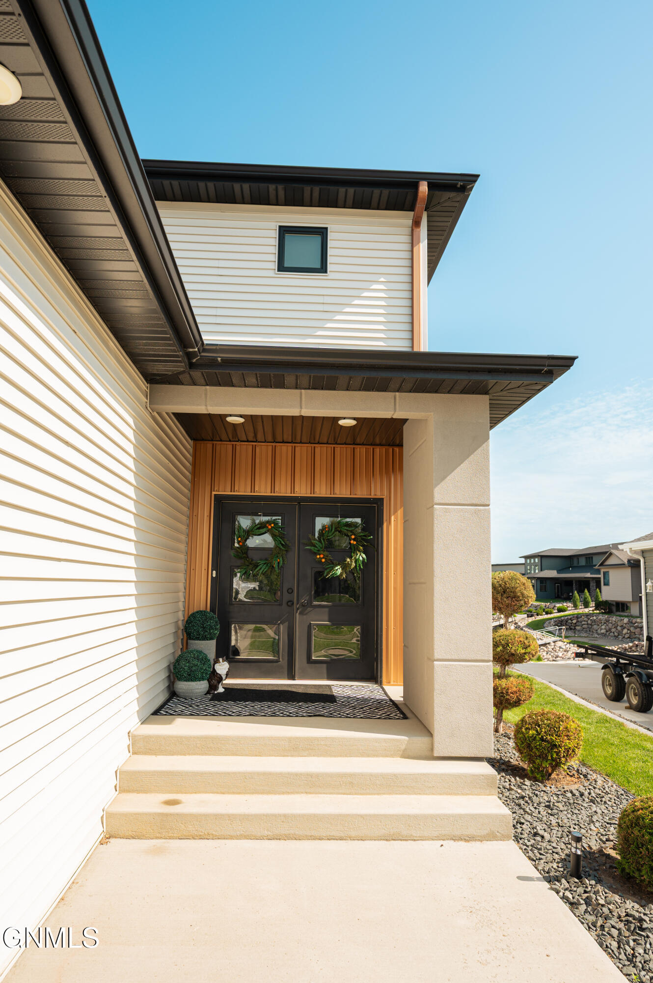 2321 Bayview Court