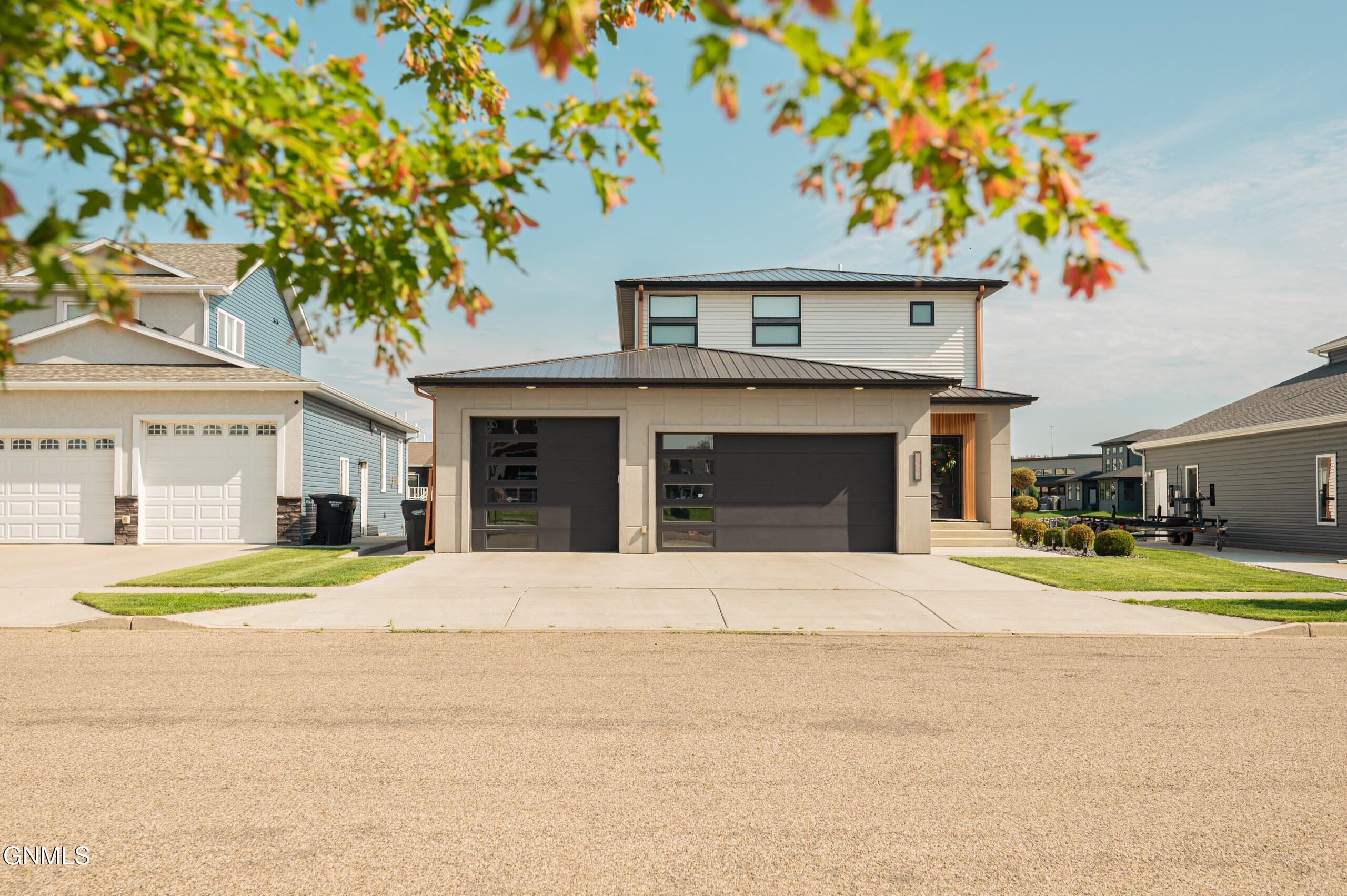 2321 Bayview Court