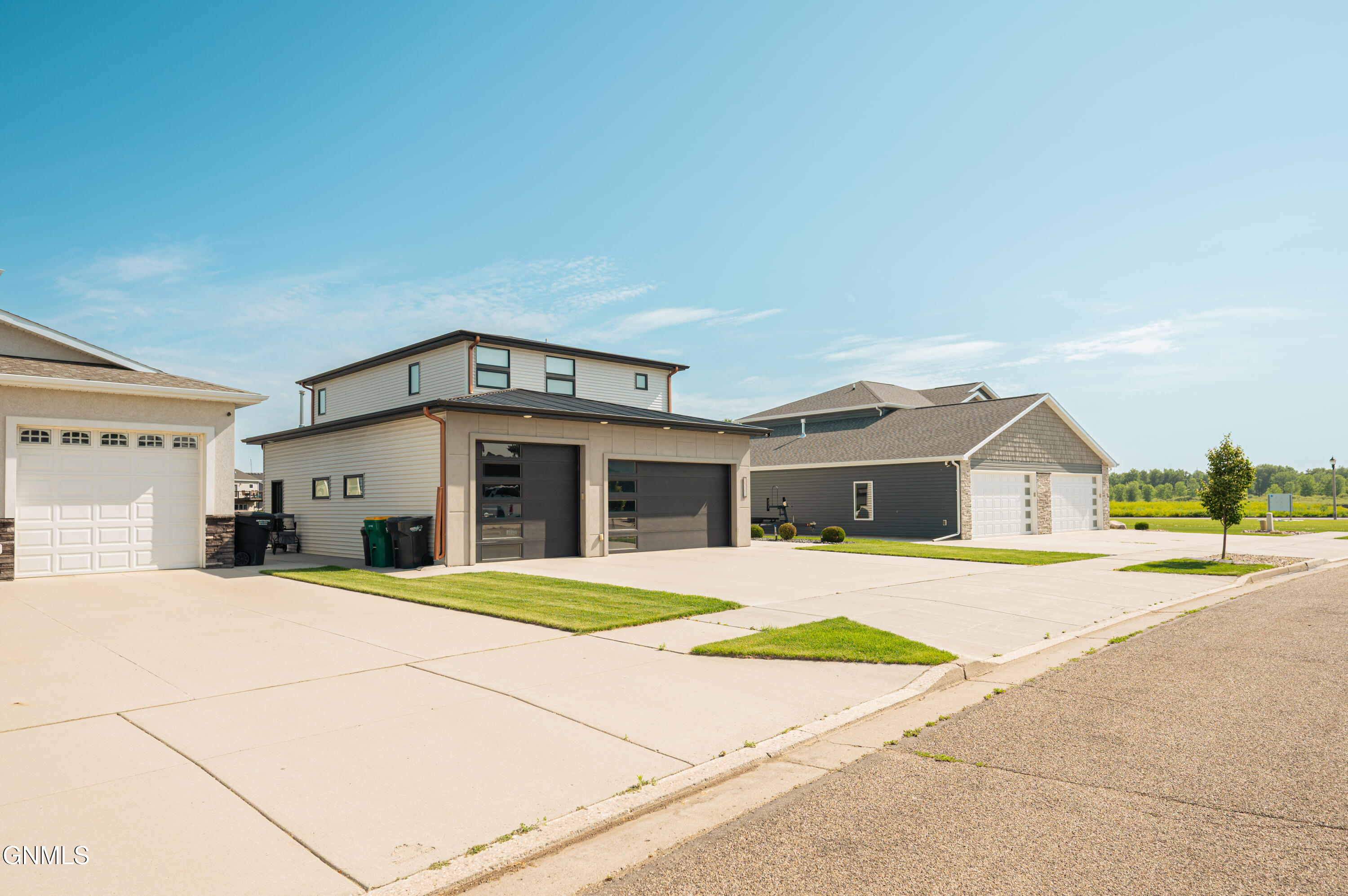 2321 Bayview Court