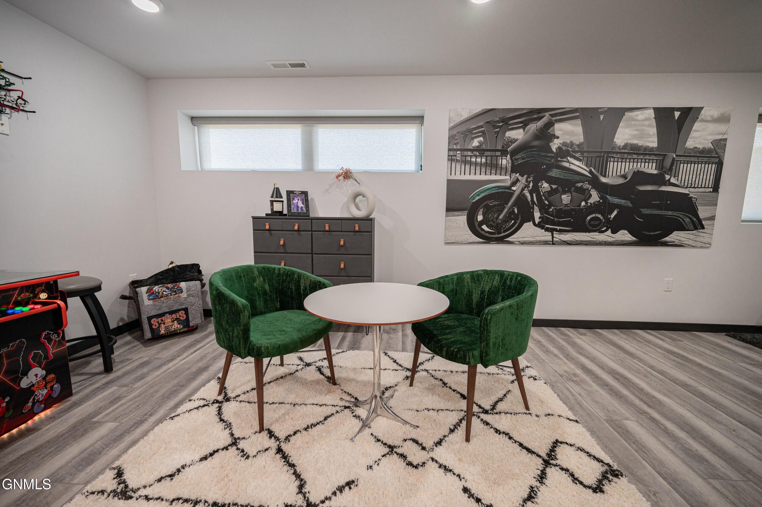 2321 Bayview Court