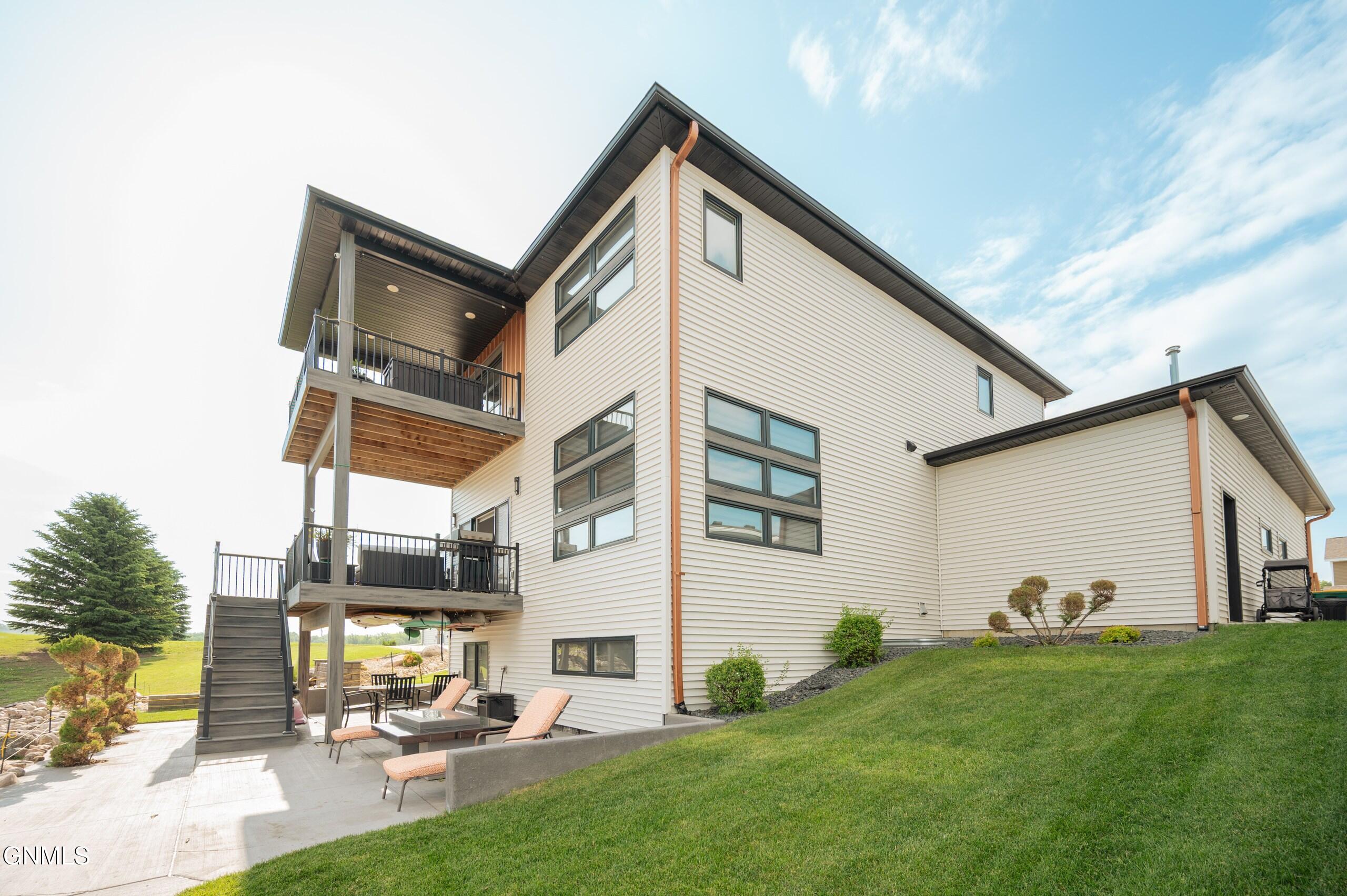 2321 Bayview Court